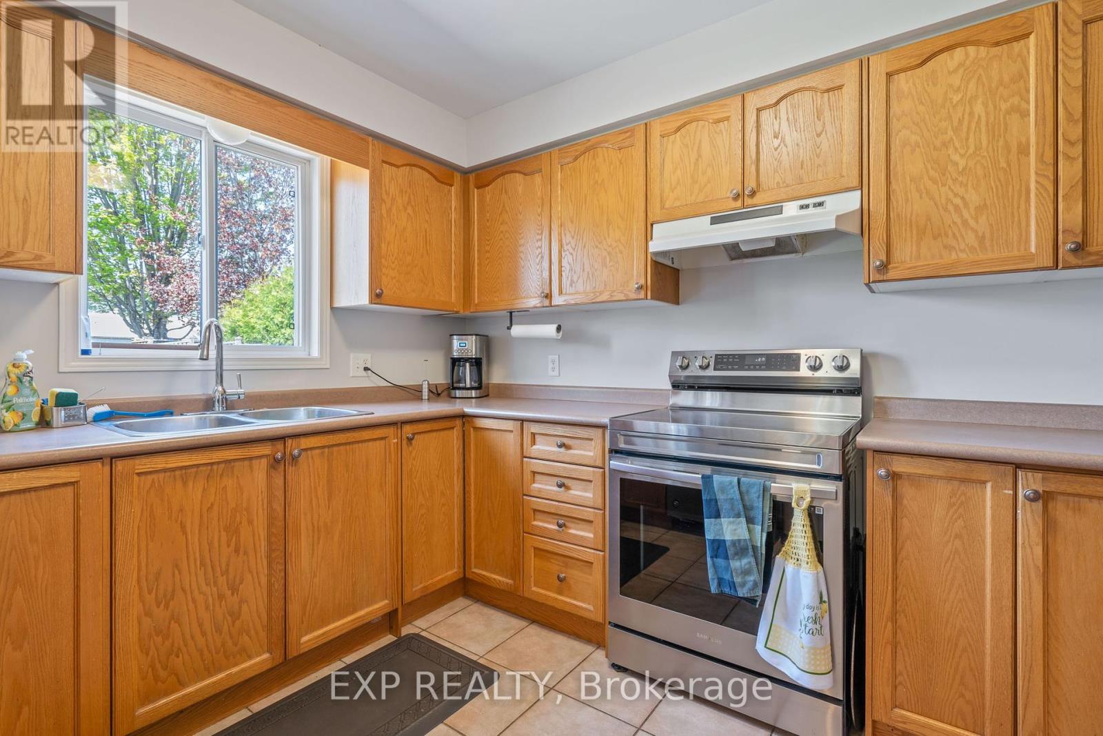 Photo 17 of 48 for 1098 Staghorn Crescent