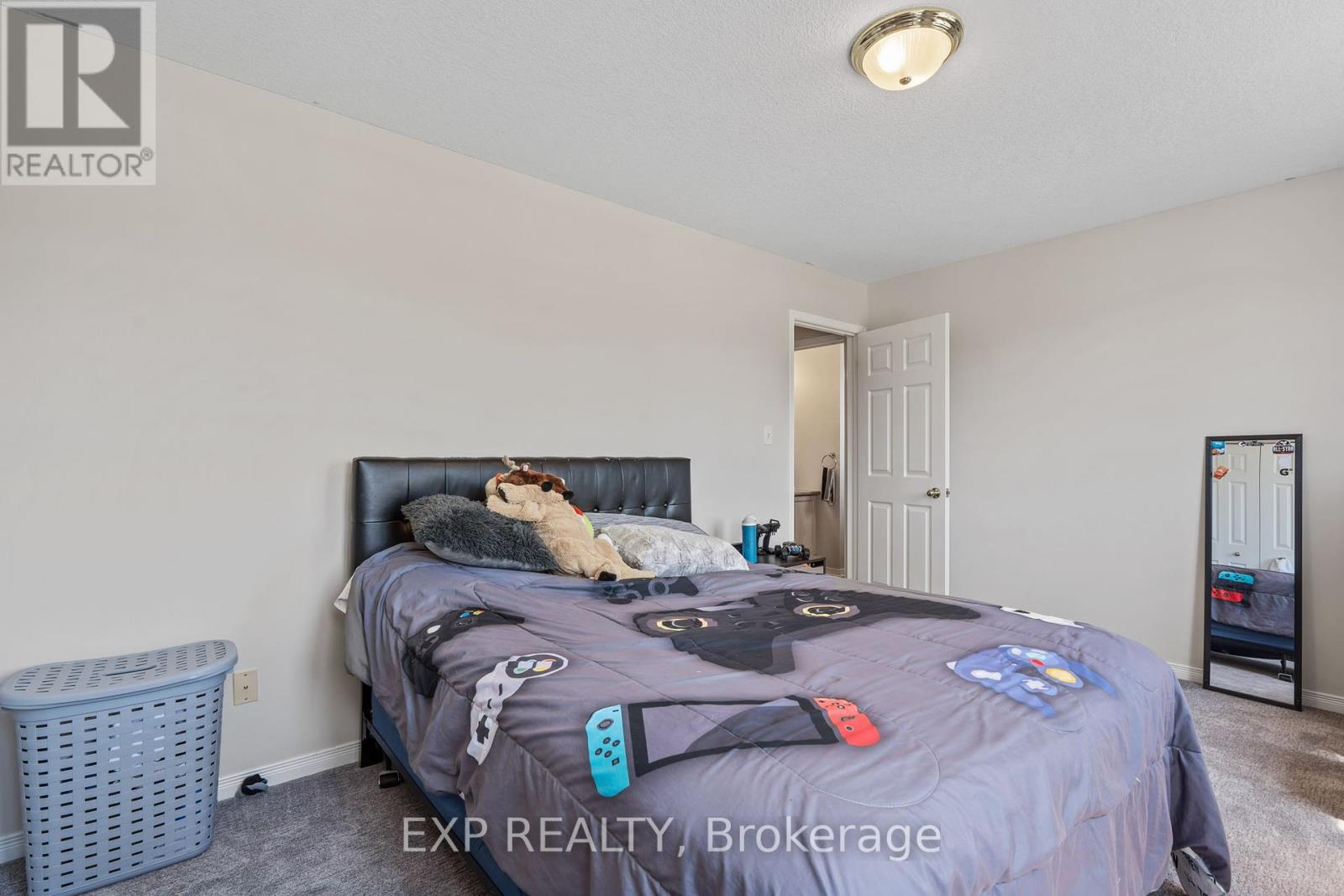 1098 Staghorn Crescent, London East (East A), Ontario  N5Y 5R1 - Photo 31 - X12140911