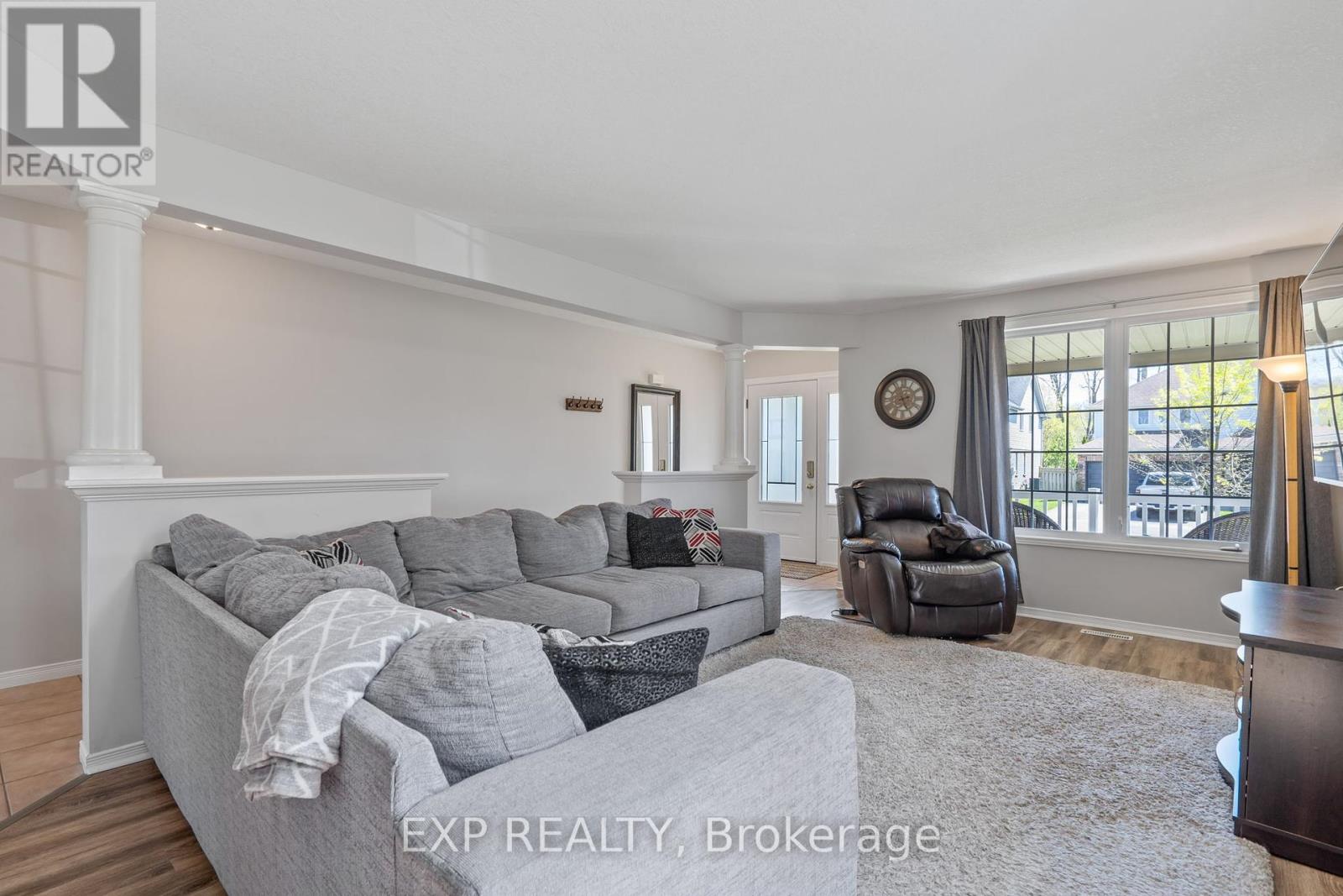 Photo 8 of 48 for 1098 Staghorn Crescent