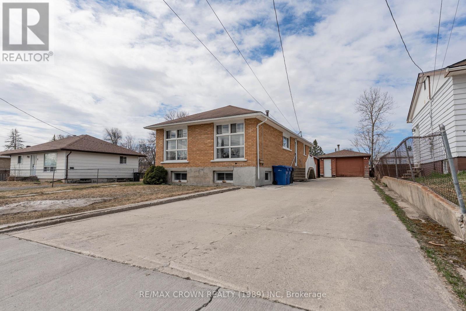 10 HURON STREET, Kapuskasing, Ontario
