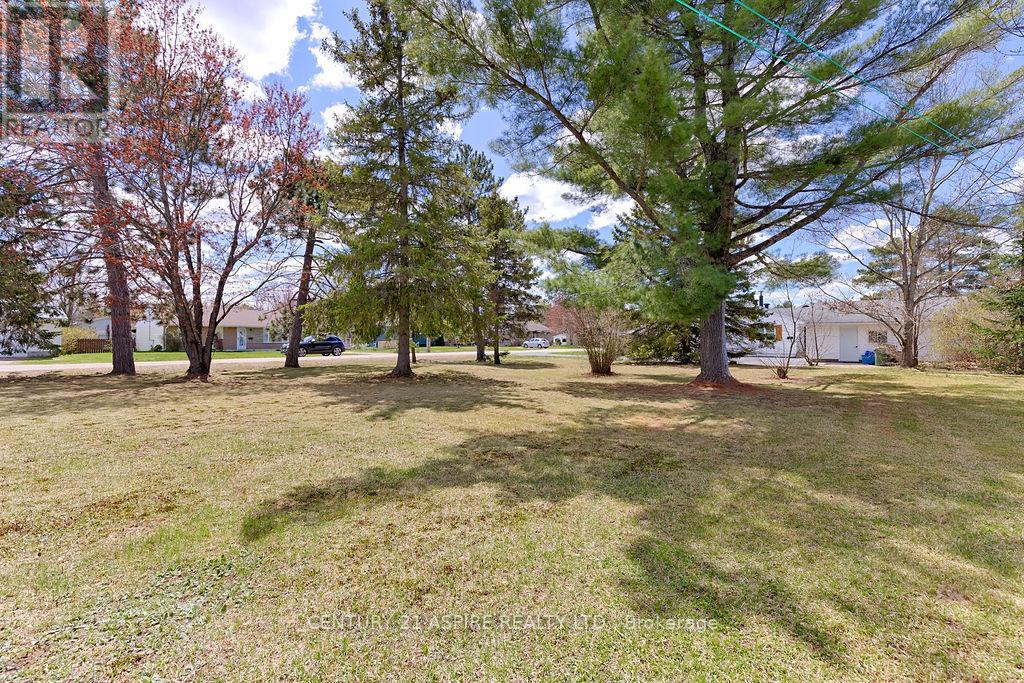 15 Michael Crescent, Petawawa, Ontario  K8H 2L5 - Photo 34 - X12140978