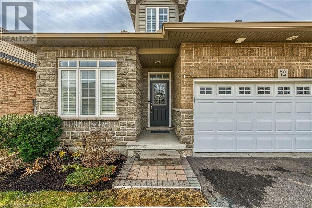 Property at 72 ABBOTSFORD Trail image 3