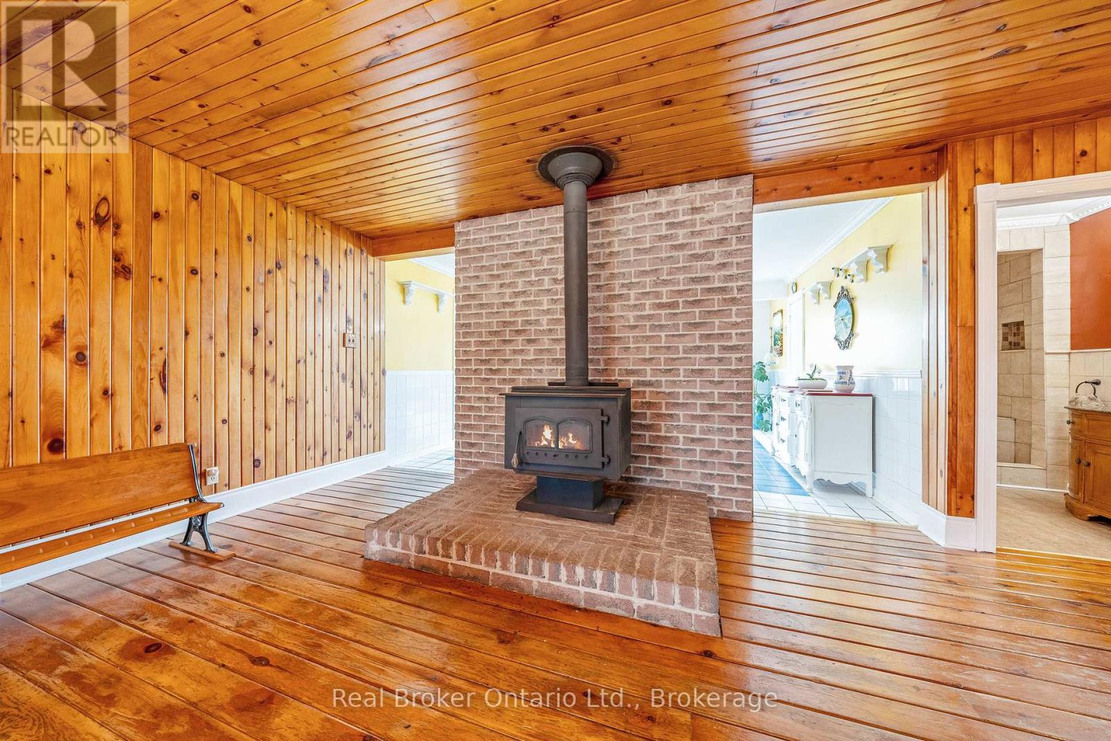 6024 Fourth Line, Erin, Ontario  L0N 1N0 - Photo 17 - X12140954