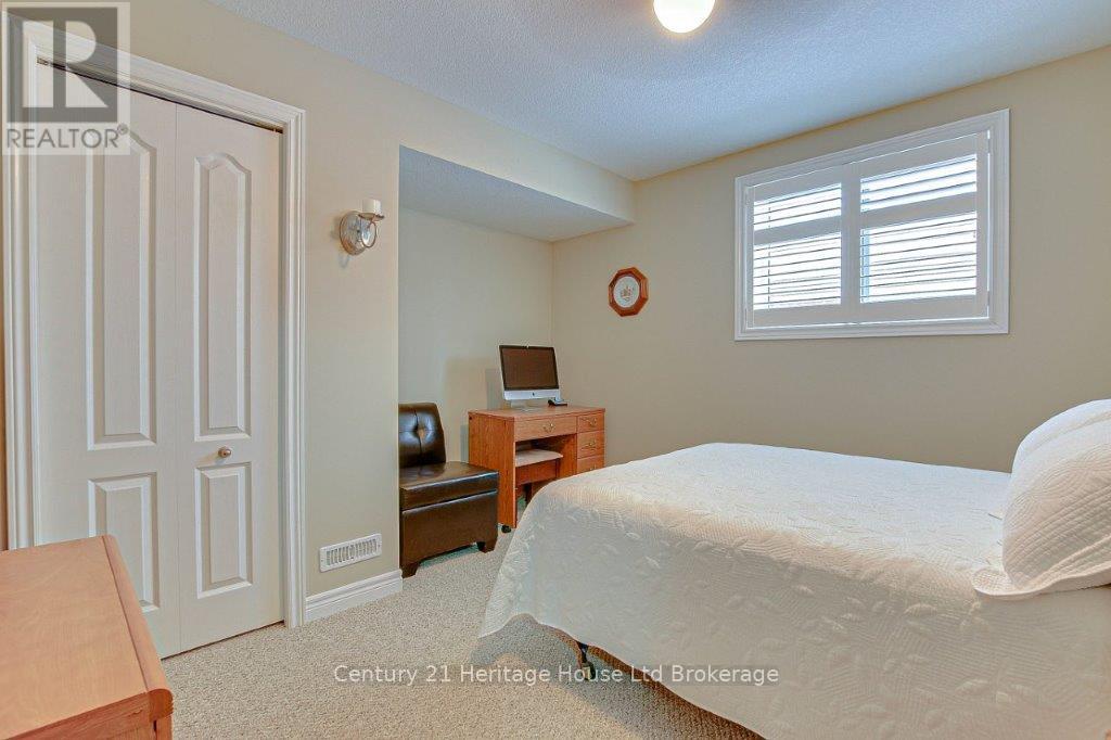 704 Anzio Road, Woodstock, Ontario  N4T 0B4 - Photo 19 - X12139431
