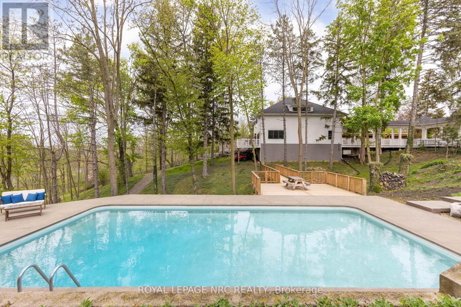 50 Hillcrest Avenue, St. Catharines, Ontario  L2R 4Y1 - Photo 6 - X12033753