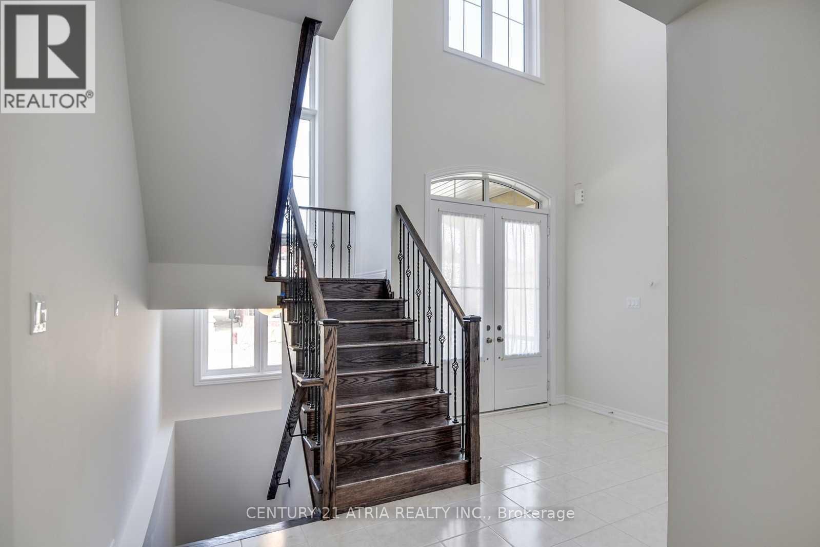 Property at 1547 MCROBERTS CRESCENT image 2