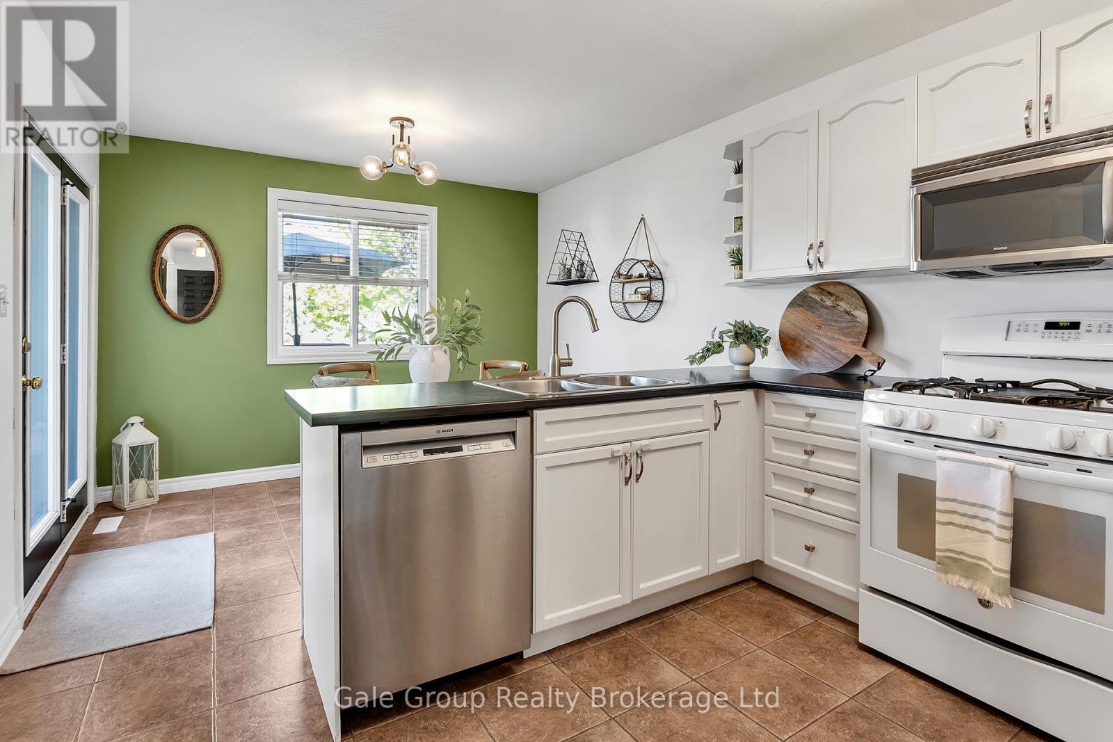 512 Ontario Street, Woodstock, Ontario  N4V 1H2 - Photo 10 - X12141023