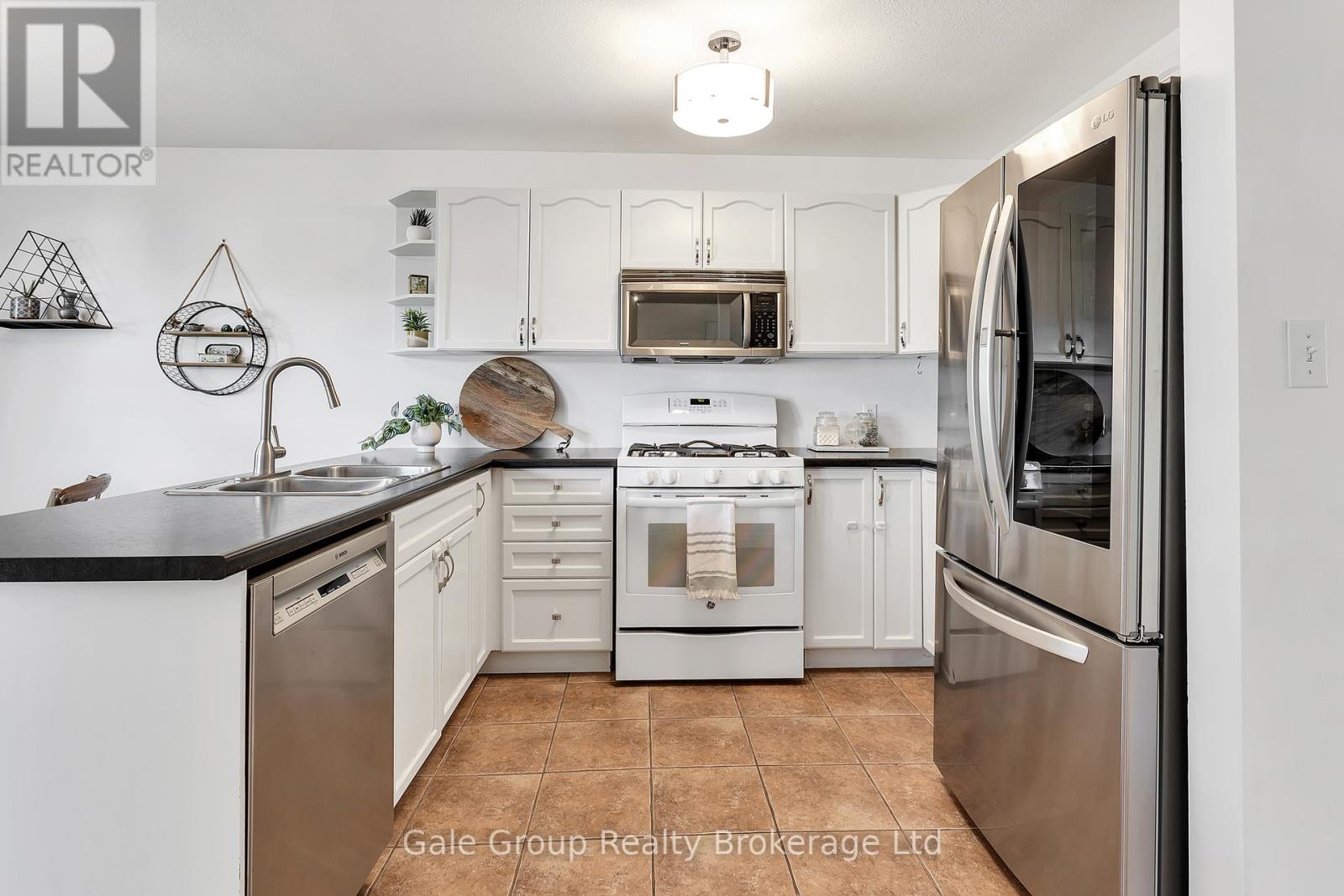 512 Ontario Street, Woodstock, Ontario  N4V 1H2 - Photo 9 - X12141023