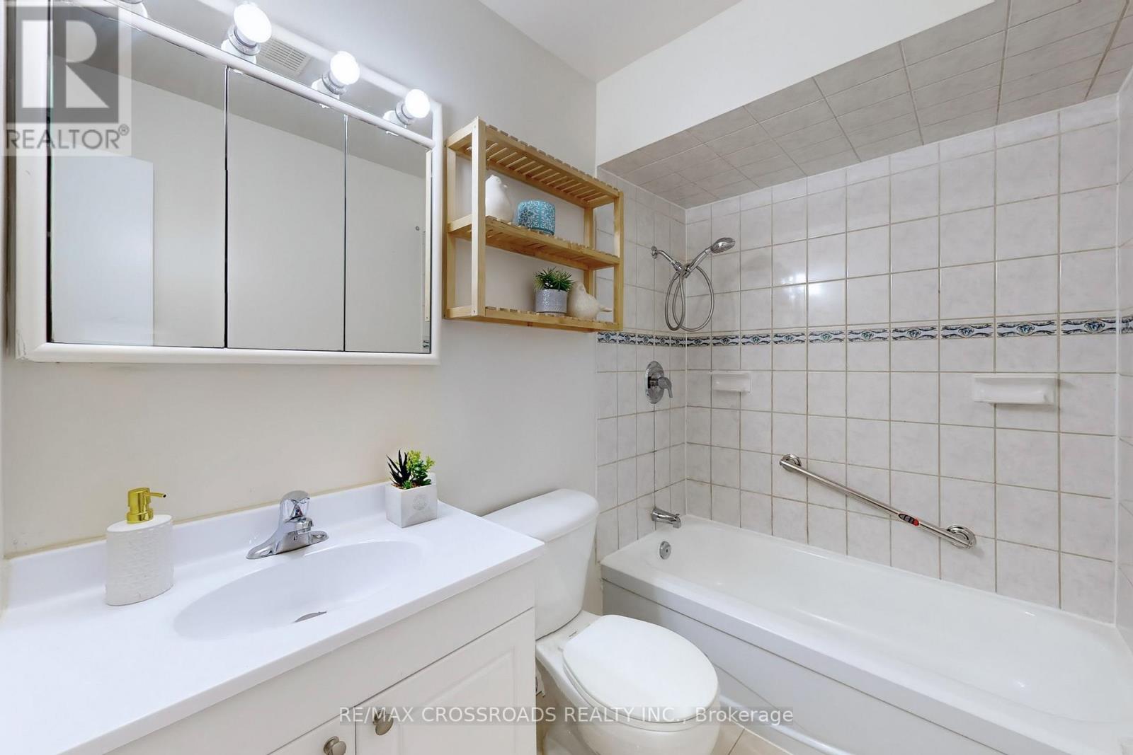 27 - 27 The Carriage Way, Markham, Ontario  L3T 4X1 - Photo 34 - N12133819