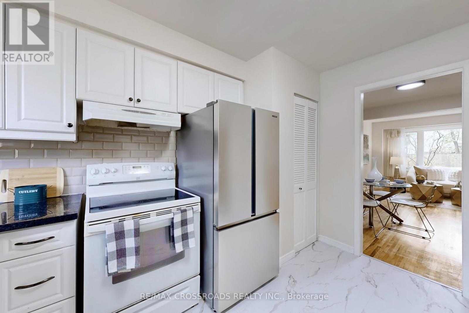 27 - 27 The Carriage Way, Markham (Royal Orchard), Ontario  L3T 4X1 - Photo 19 - N12133819