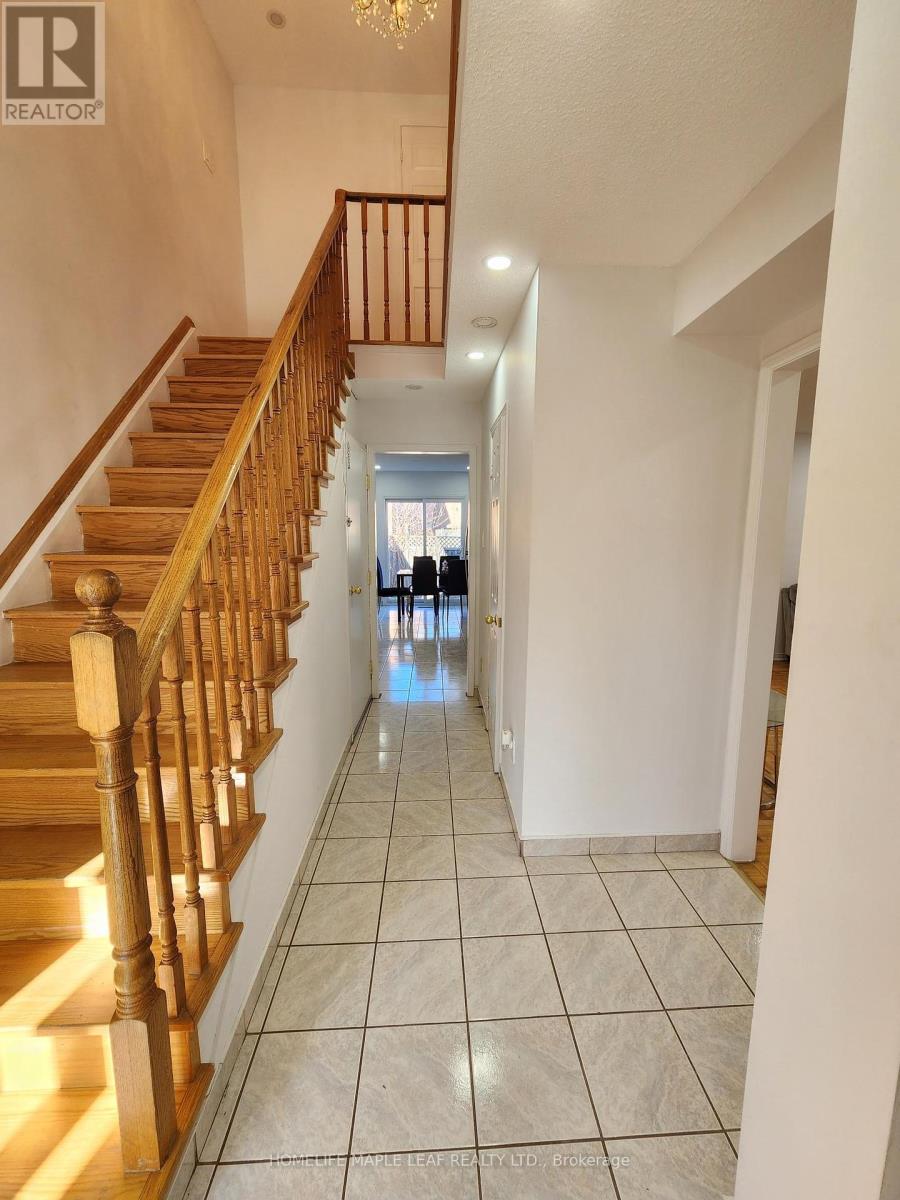 Upper - 82 Stanwell Drive, Brampton, Ontario  L6Z 3Y6 - Photo 5 - W12140394