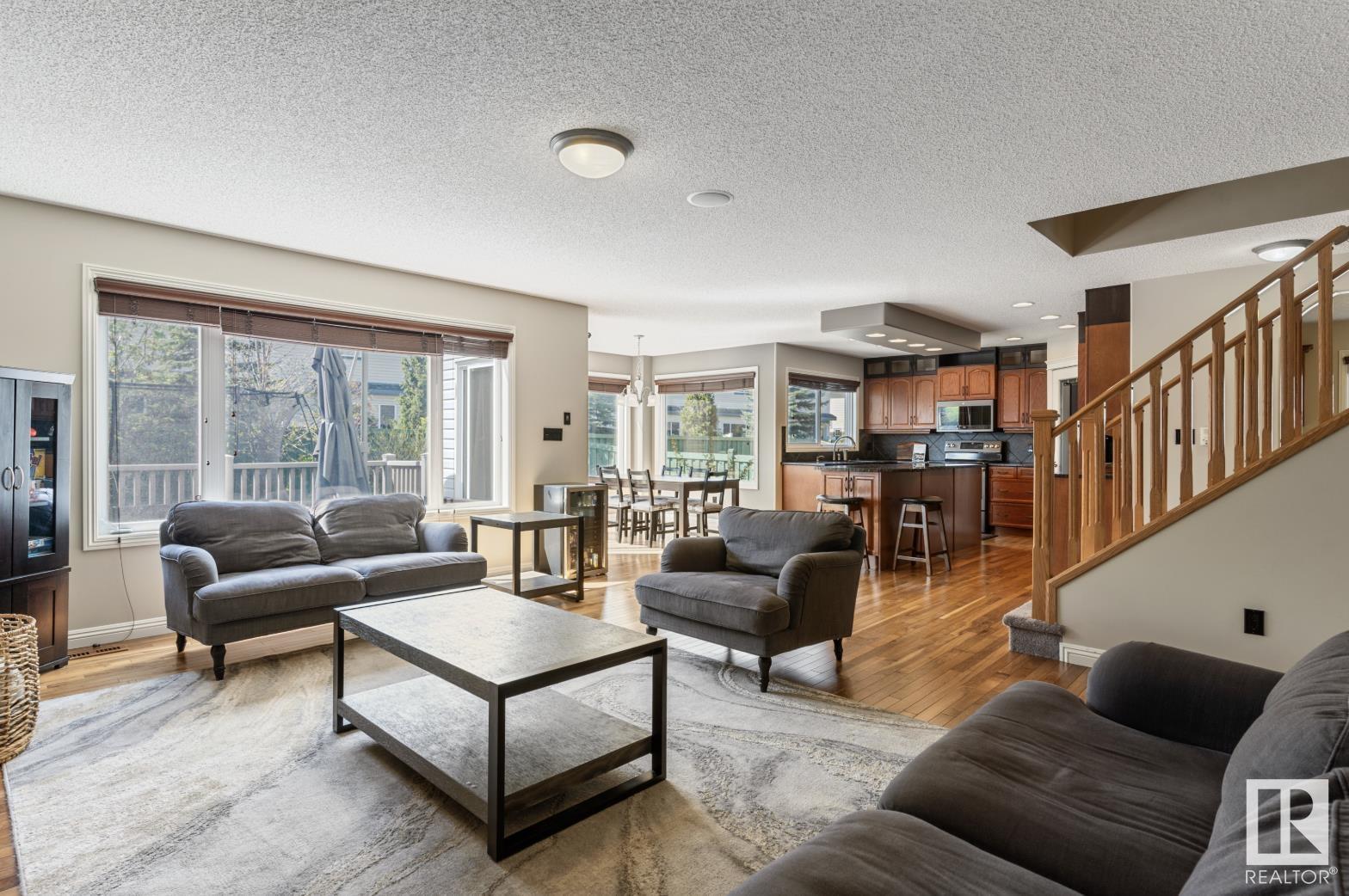 Property at 2553 Hanna Crescent NW image 3