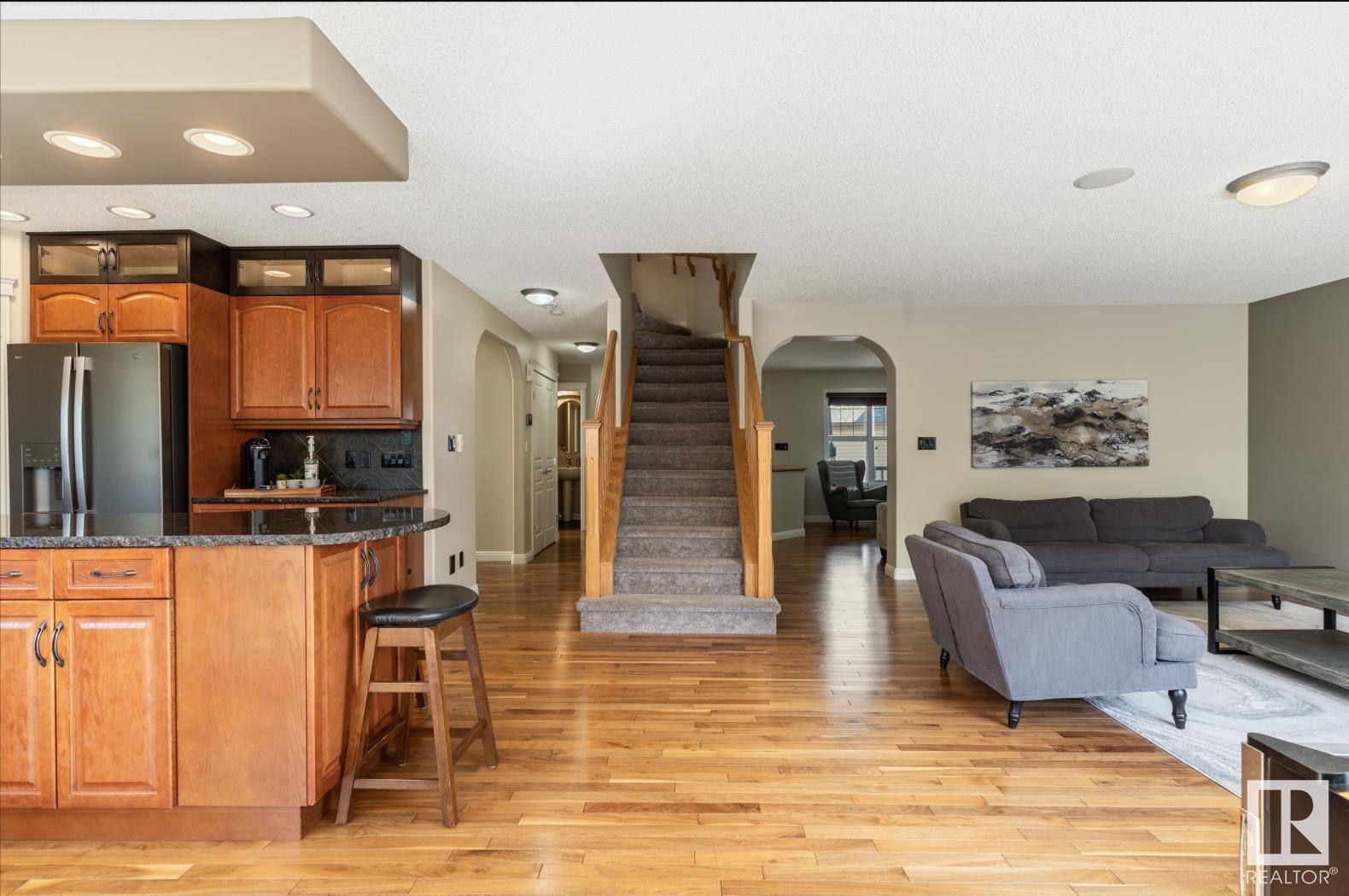 Property at 2553 Hanna Crescent NW image 5