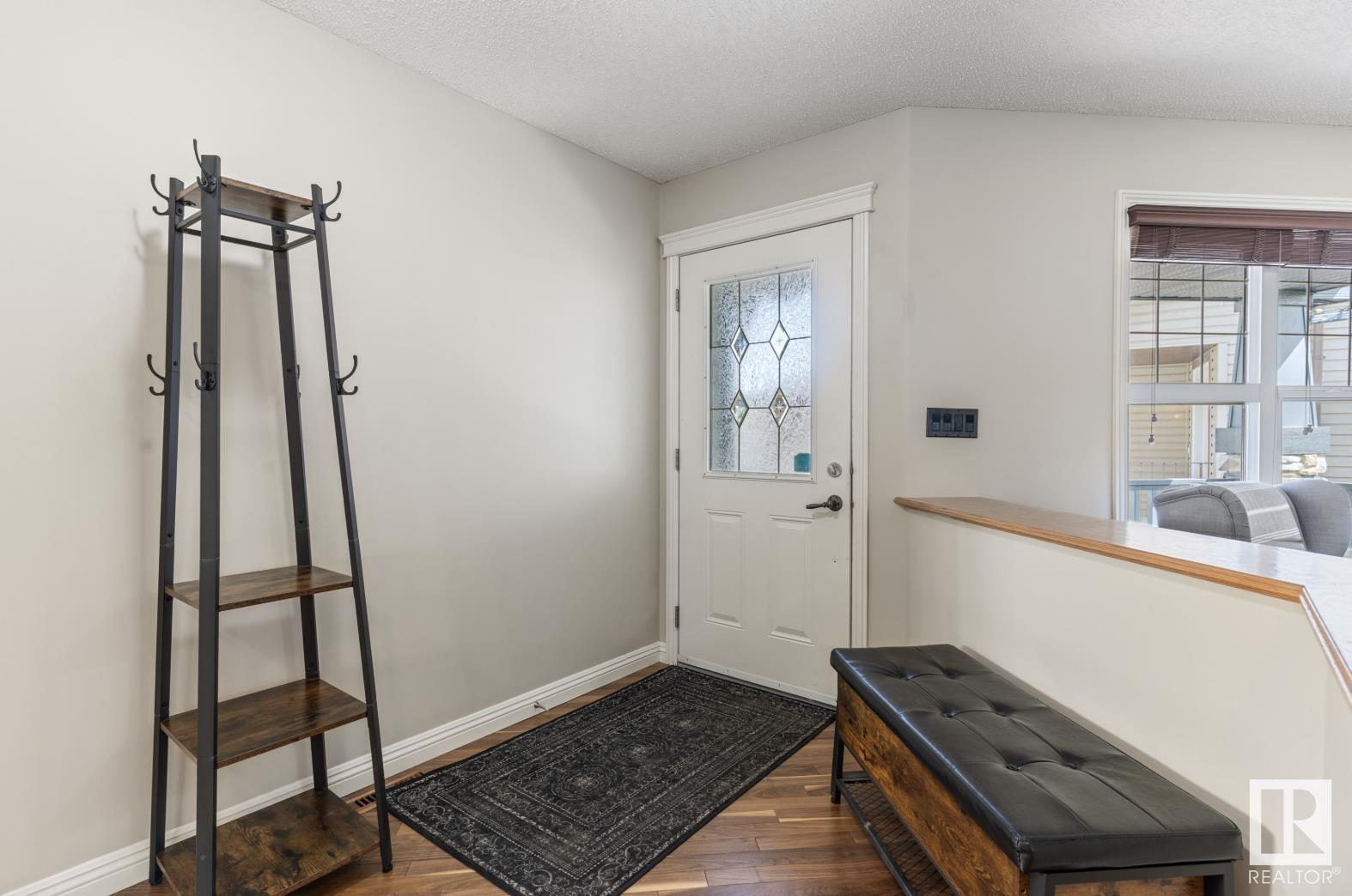 2553 Hanna Crescent Nw, Edmonton, Alberta  T6R 3P7 - Photo 4 - E4435900
