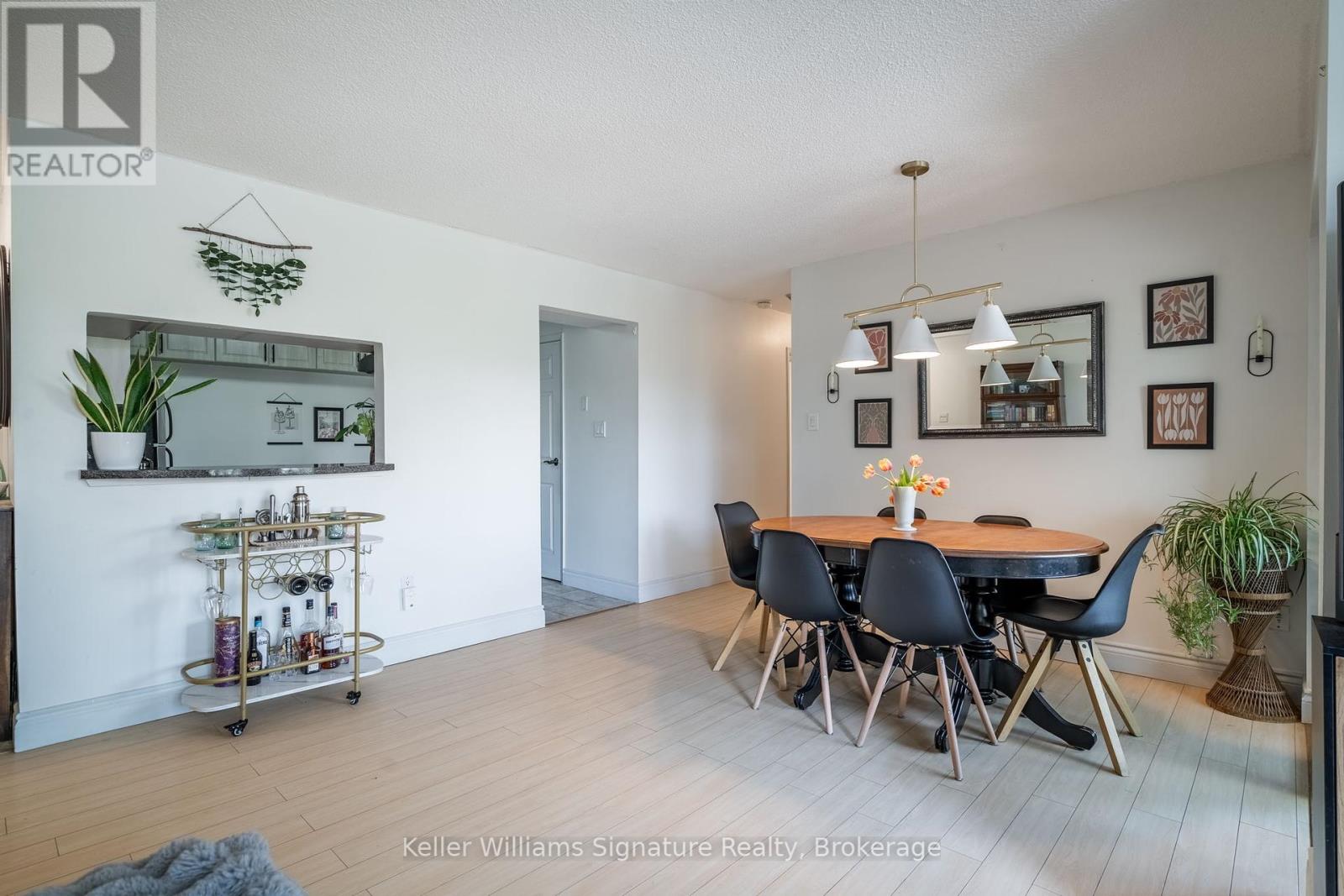 305 - 3835 Lake Shore Boulevard W, Toronto, Ontario  M8W 1R2 - Photo 10 - W12140975