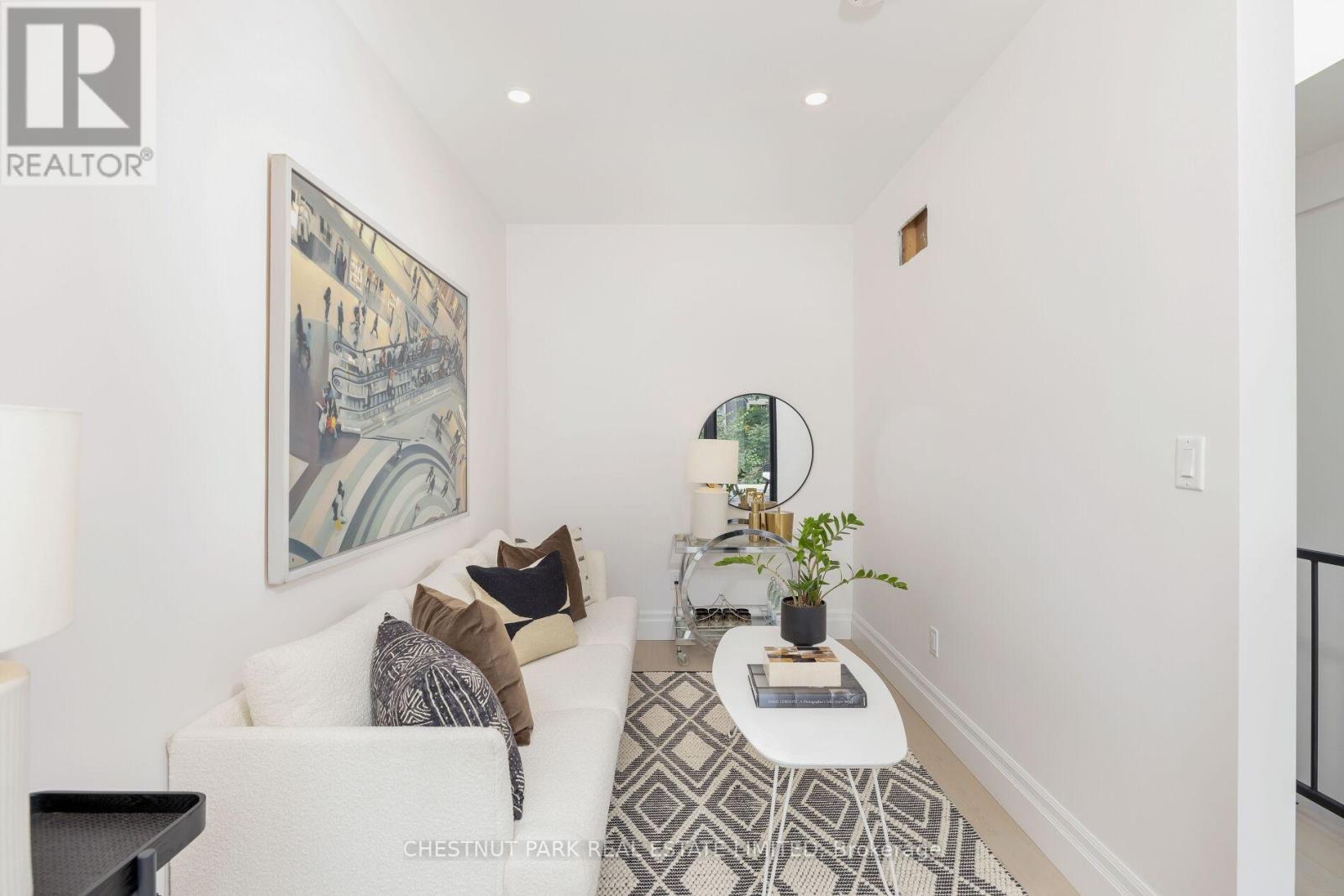 112 Givins Street, Toronto, Ontario  M6J 2X9 - Photo 30 - C12141022