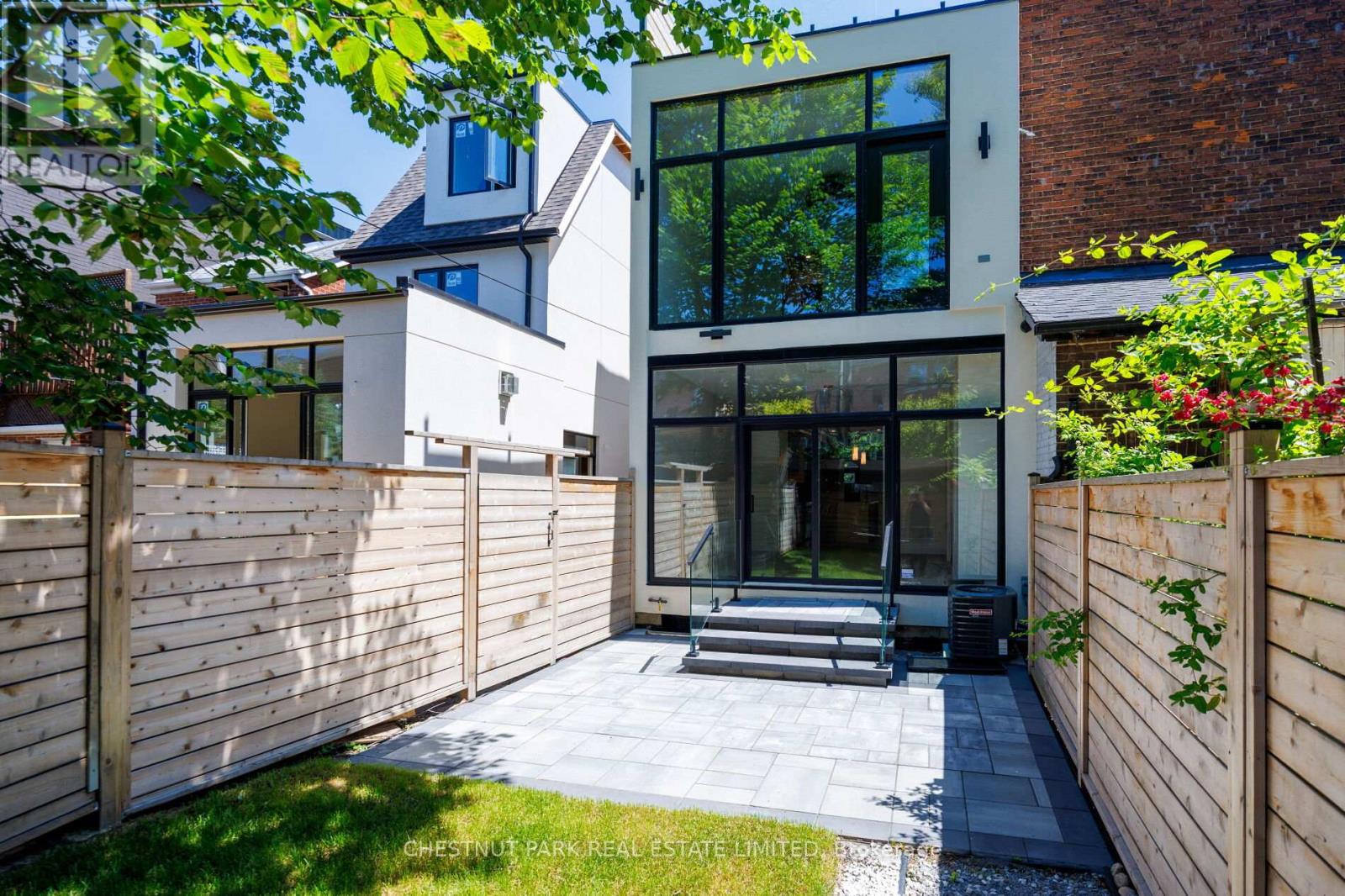 112 Givins Street, Toronto, Ontario  M6J 2X9 - Photo 43 - C12141022