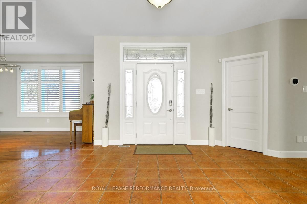 Property at 6598 COURTLAND GROVE CRESCENT image 4