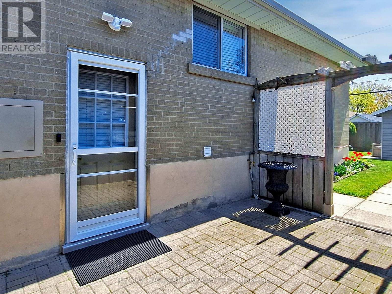 1399 Garvolin Avenue, Pickering, Ontario  L1W 1J7 - Photo 45 - E12140868