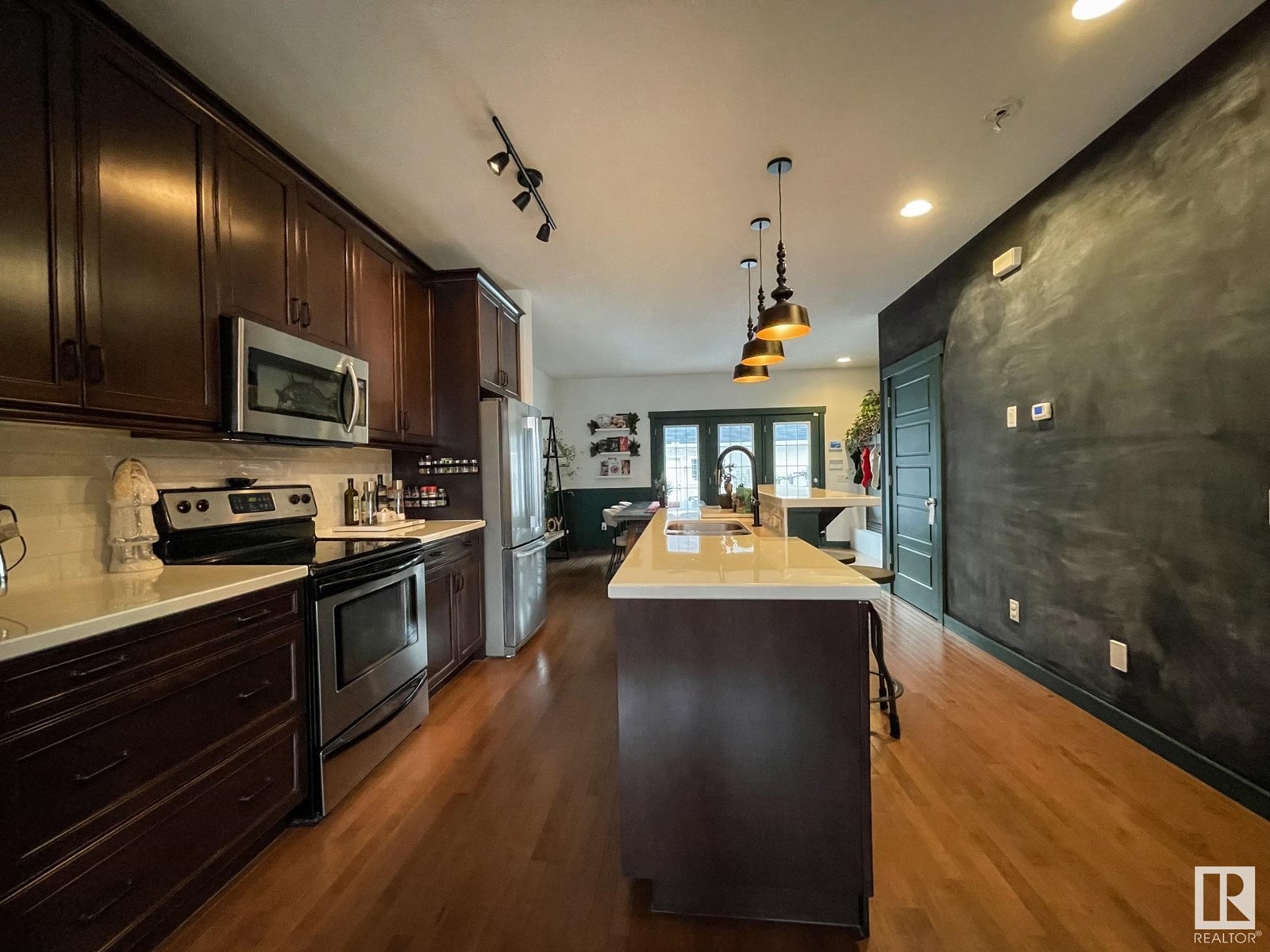 Property at 1064 GAULT BV NW image 5