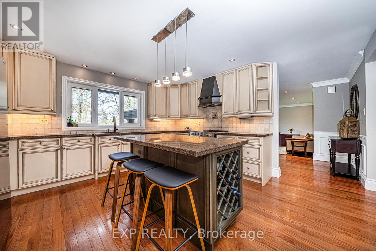7 Valley Trail, East Gwillimbury, Ontario  L3Y 4V8 - Photo 16 - N12140855