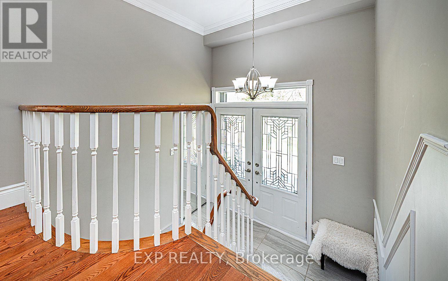 7 Valley Trail, East Gwillimbury, Ontario  L3Y 4V8 - Photo 8 - N12140855