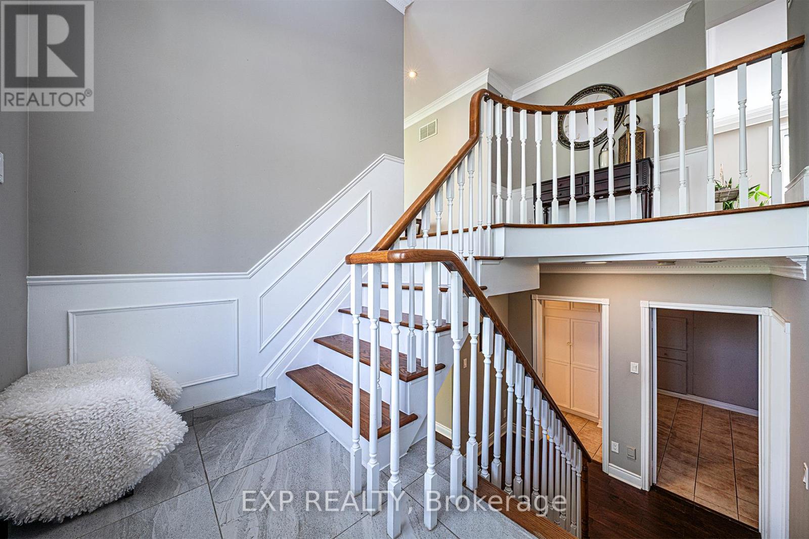 7 Valley Trail, East Gwillimbury, Ontario  L3Y 4V8 - Photo 9 - N12140855