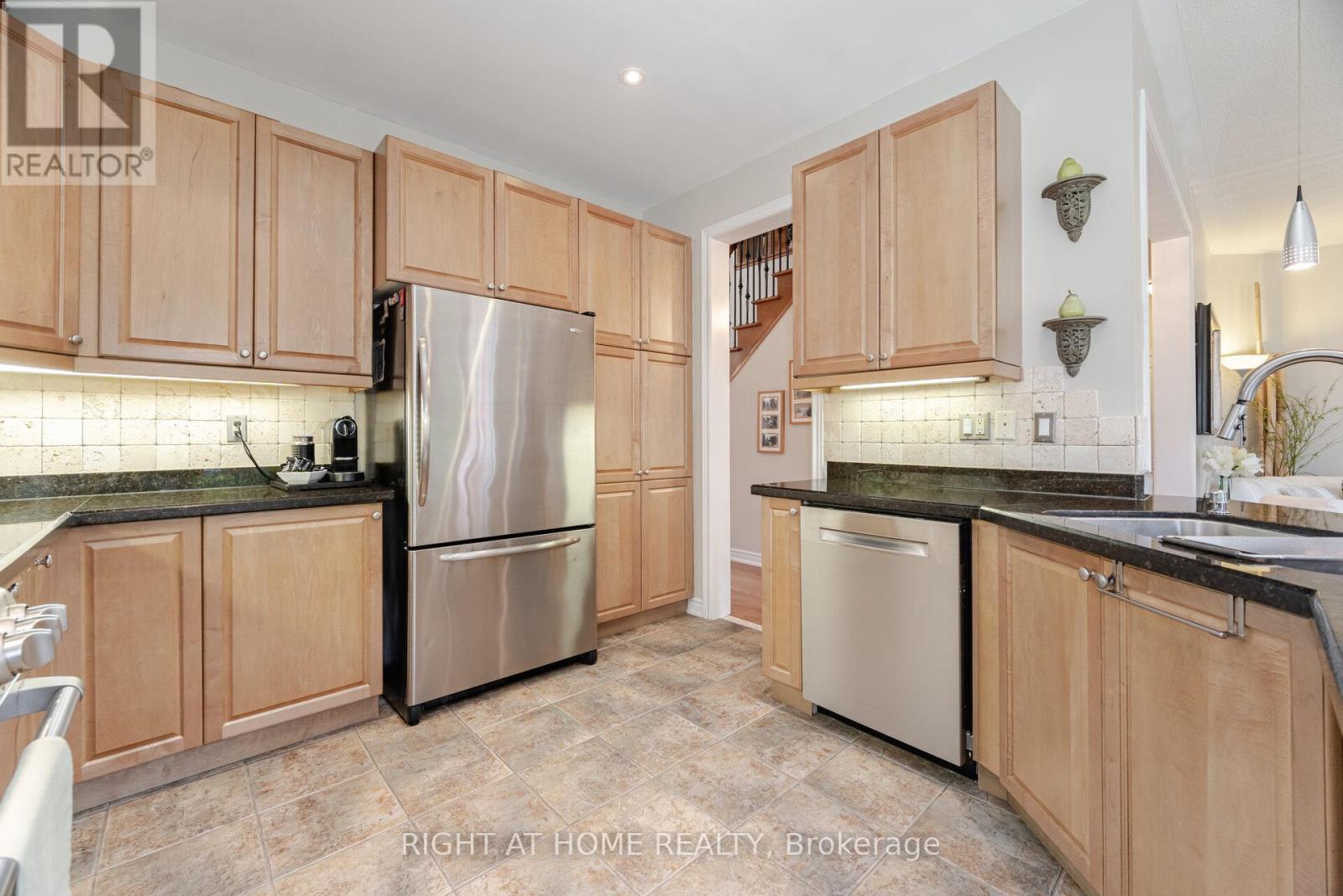 148 Vellore Avenue, Vaughan (Vellore Village), Ontario  L4H 2W4 - Photo 17 - N12140910