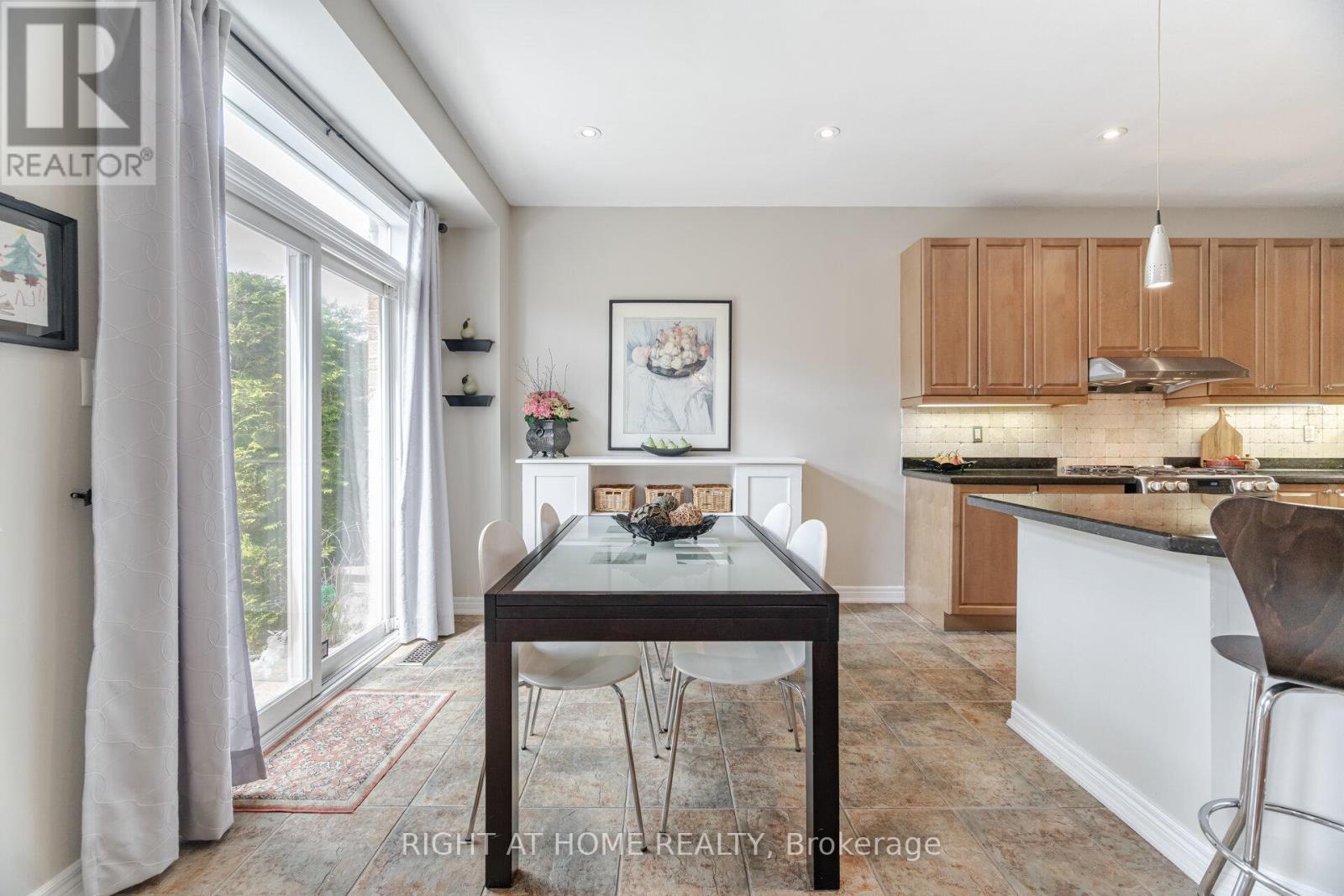 148 Vellore Avenue, Vaughan (Vellore Village), Ontario  L4H 2W4 - Photo 19 - N12140910