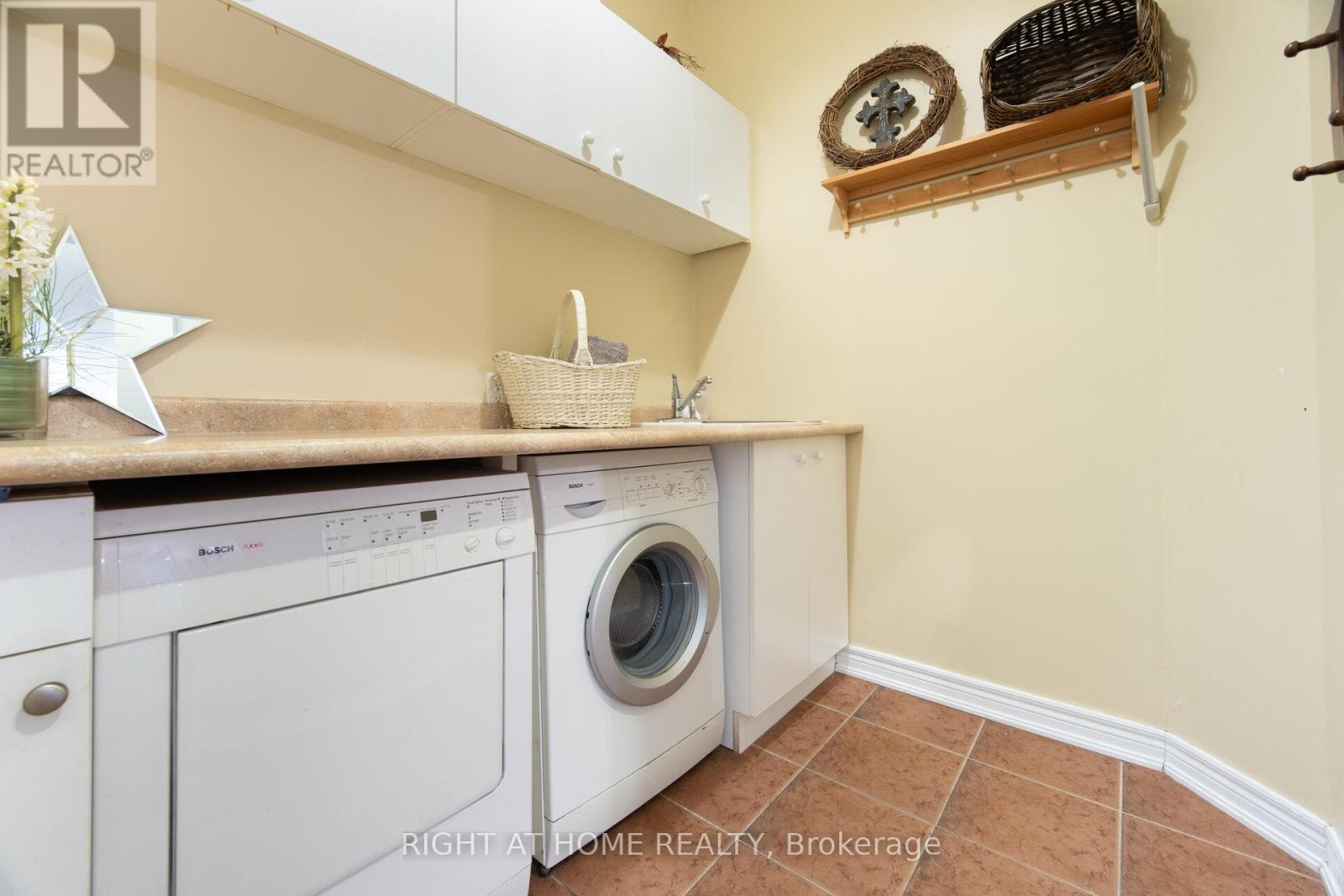 148 Vellore Avenue, Vaughan (Vellore Village), Ontario  L4H 2W4 - Photo 28 - N12140910