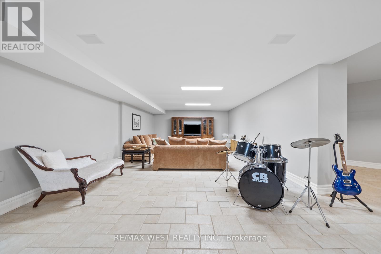 5775 Kirby Road, Vaughan (Kleinburg), Ontario  L0J 1C0 - Photo 30 - N12140952