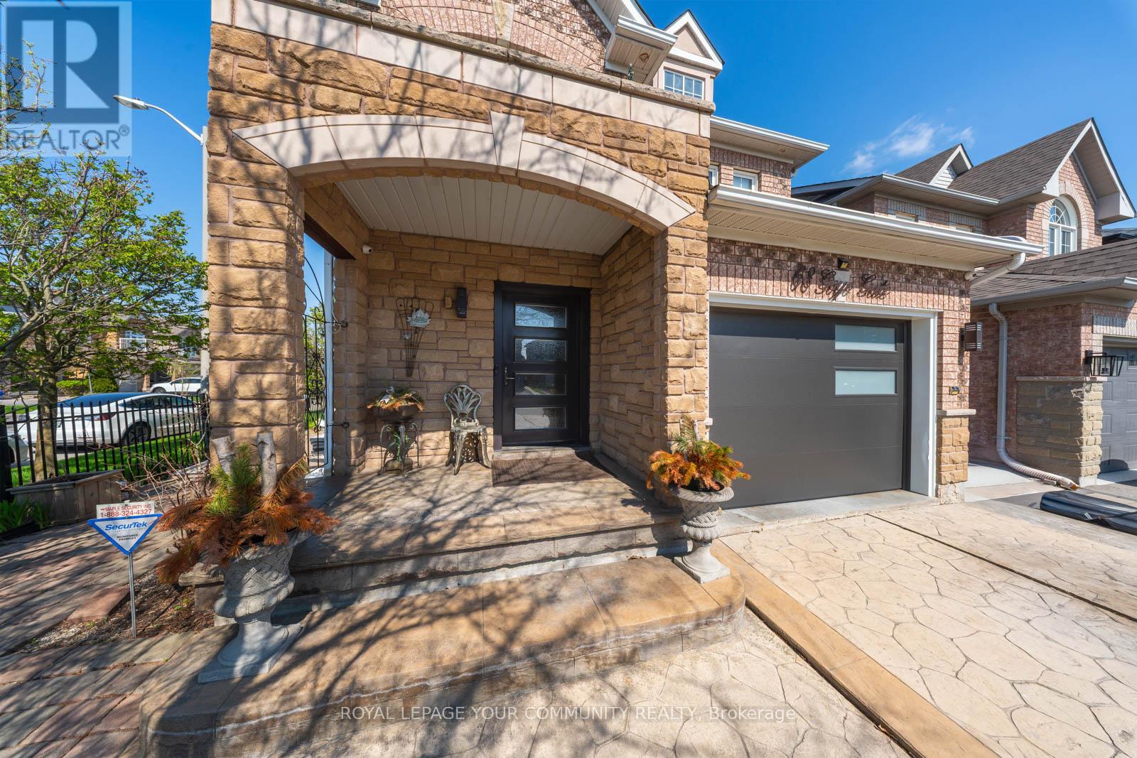 Property at 68 GOYO GATE image 3