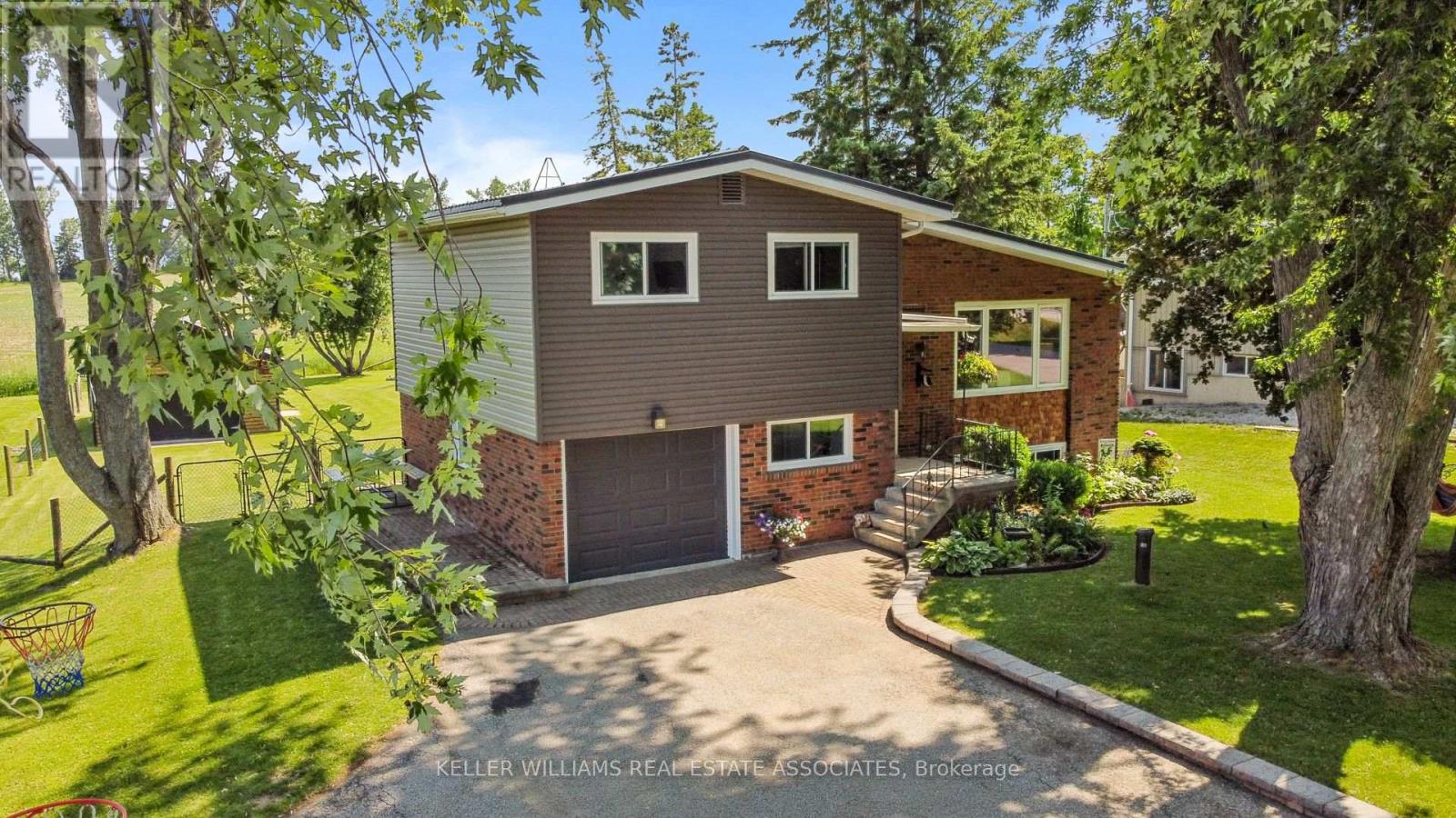 1619 Killarney Beach Road, Innisfil, Ontario  L0L 1W0 - Photo 4 - N12140983
