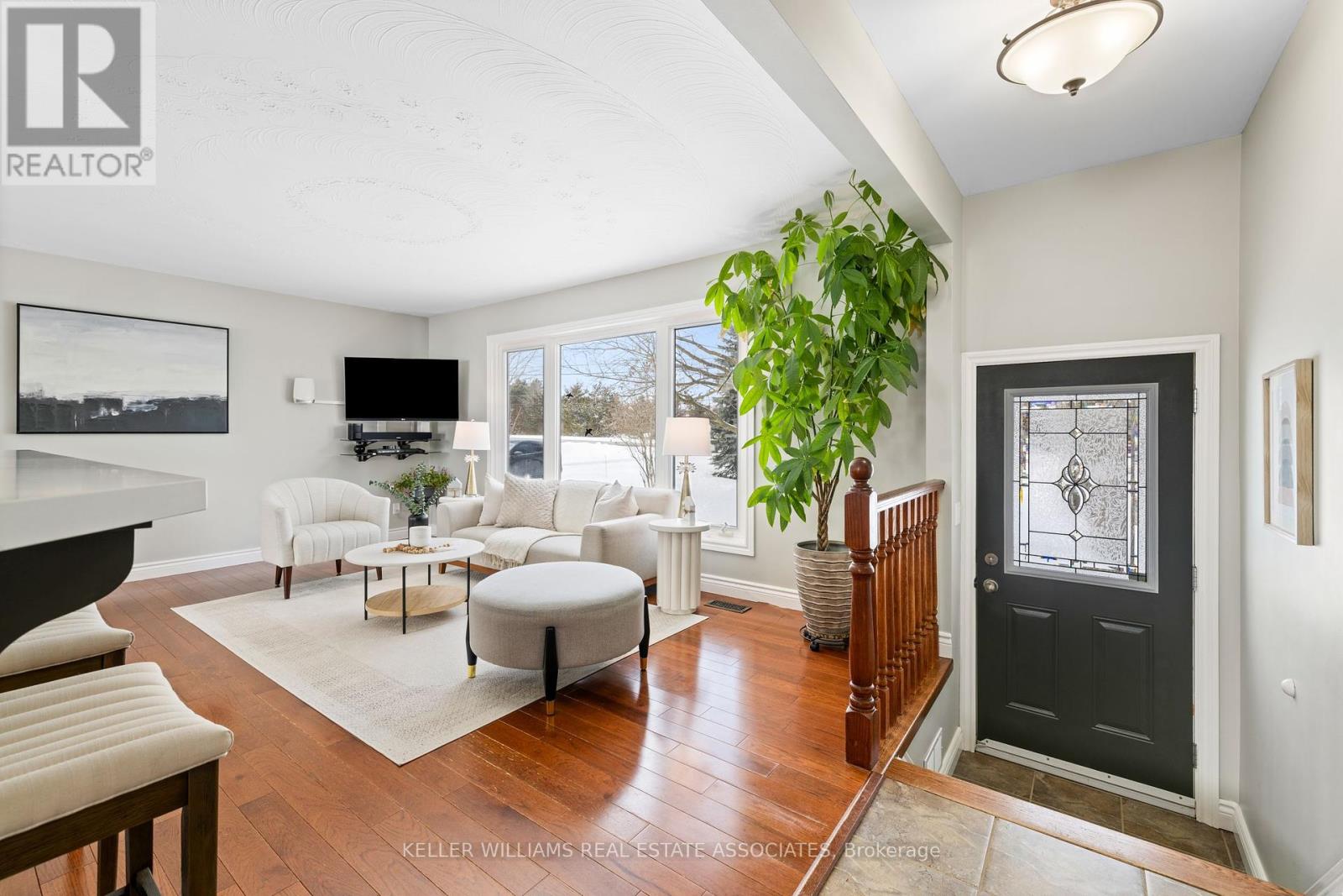 Property at 1619 KILLARNEY BEACH ROAD image 5