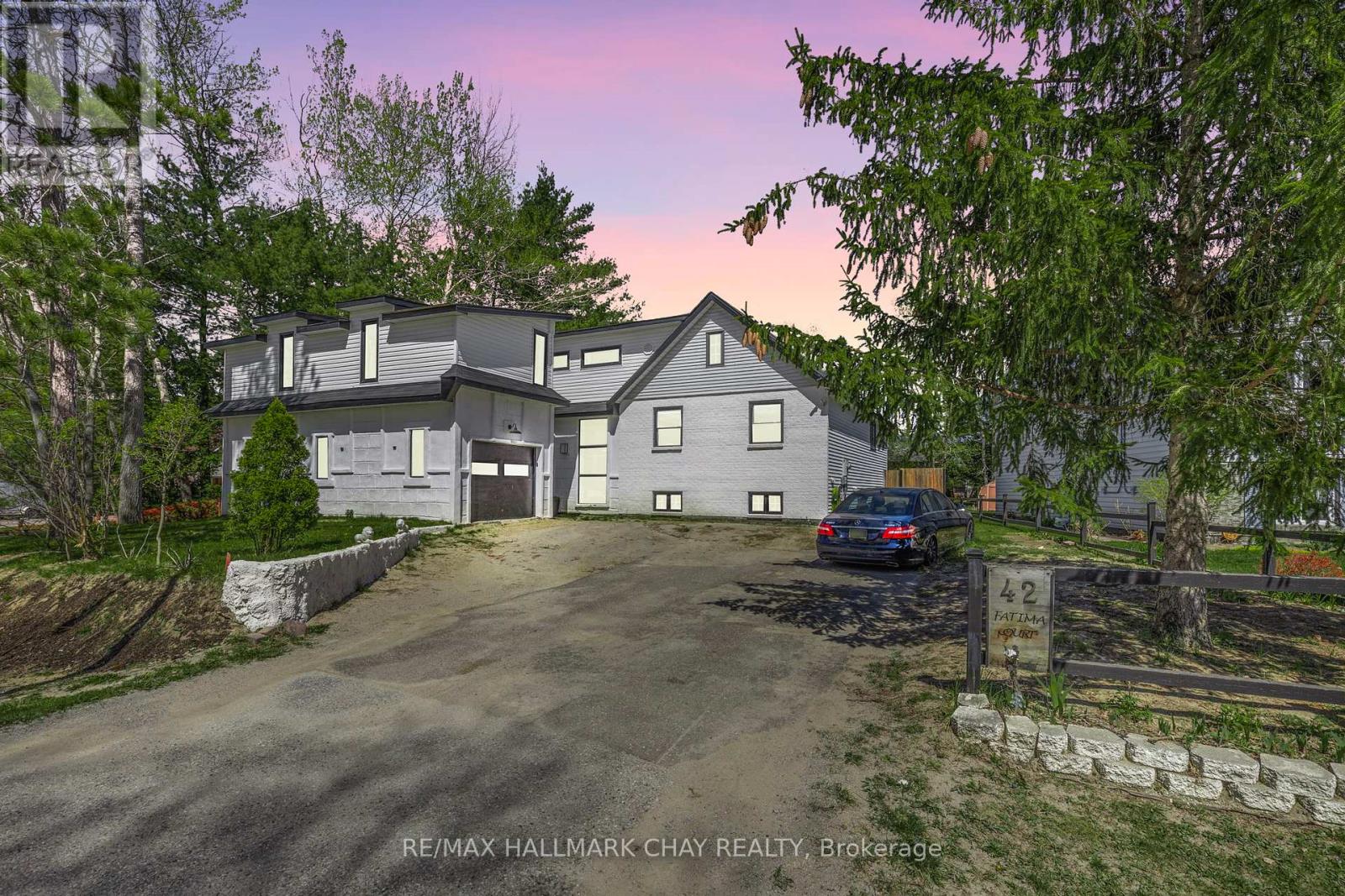 42 Fatima Court, Wasaga Beach, Ontario  L9Z 1K9 - Photo 1 - S12140873