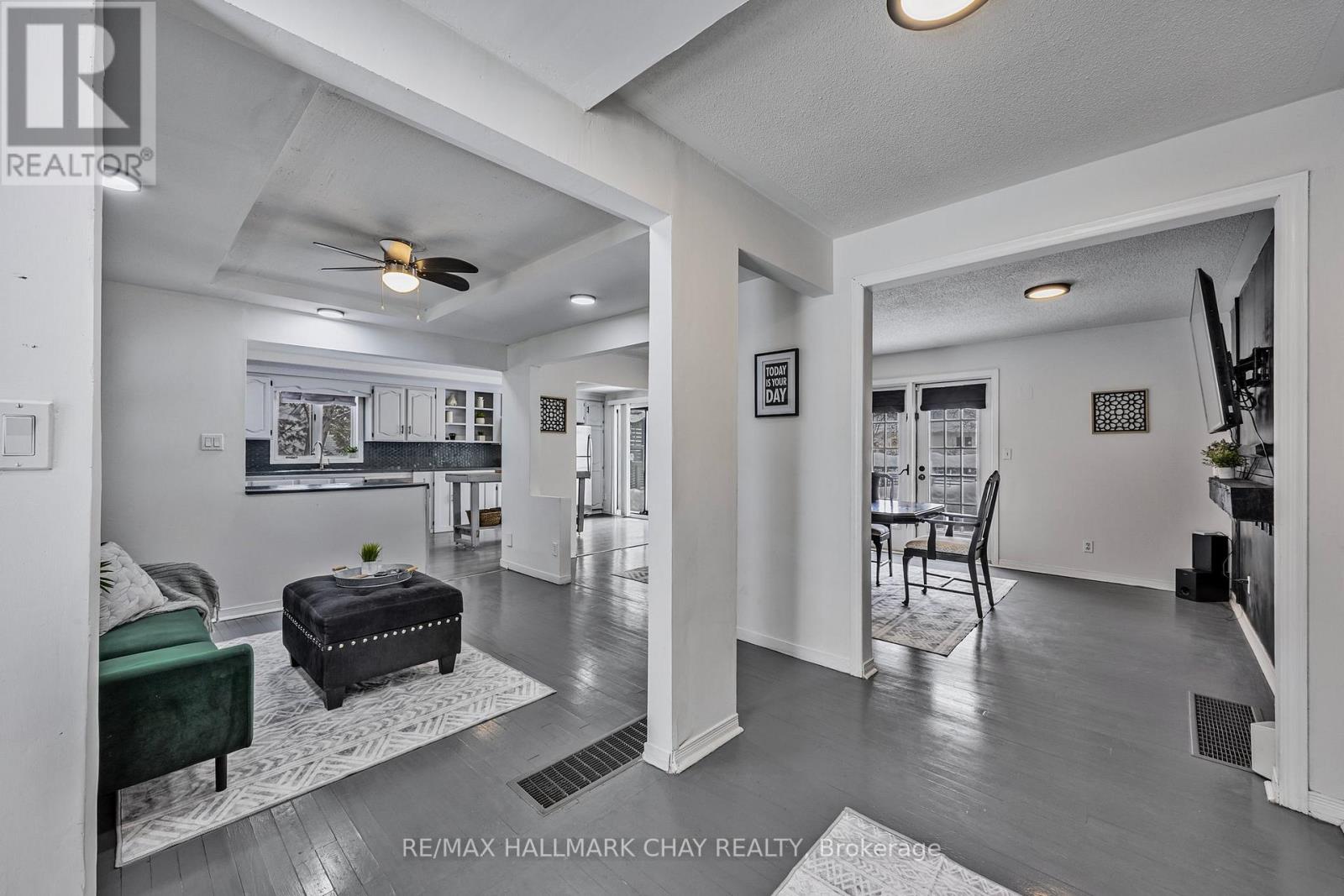 42 Fatima Court, Wasaga Beach, Ontario  L9Z 1K9 - Photo 5 - S12140873