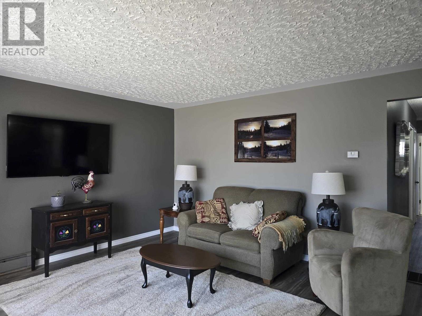 Property at 505 Hargrave St image 4