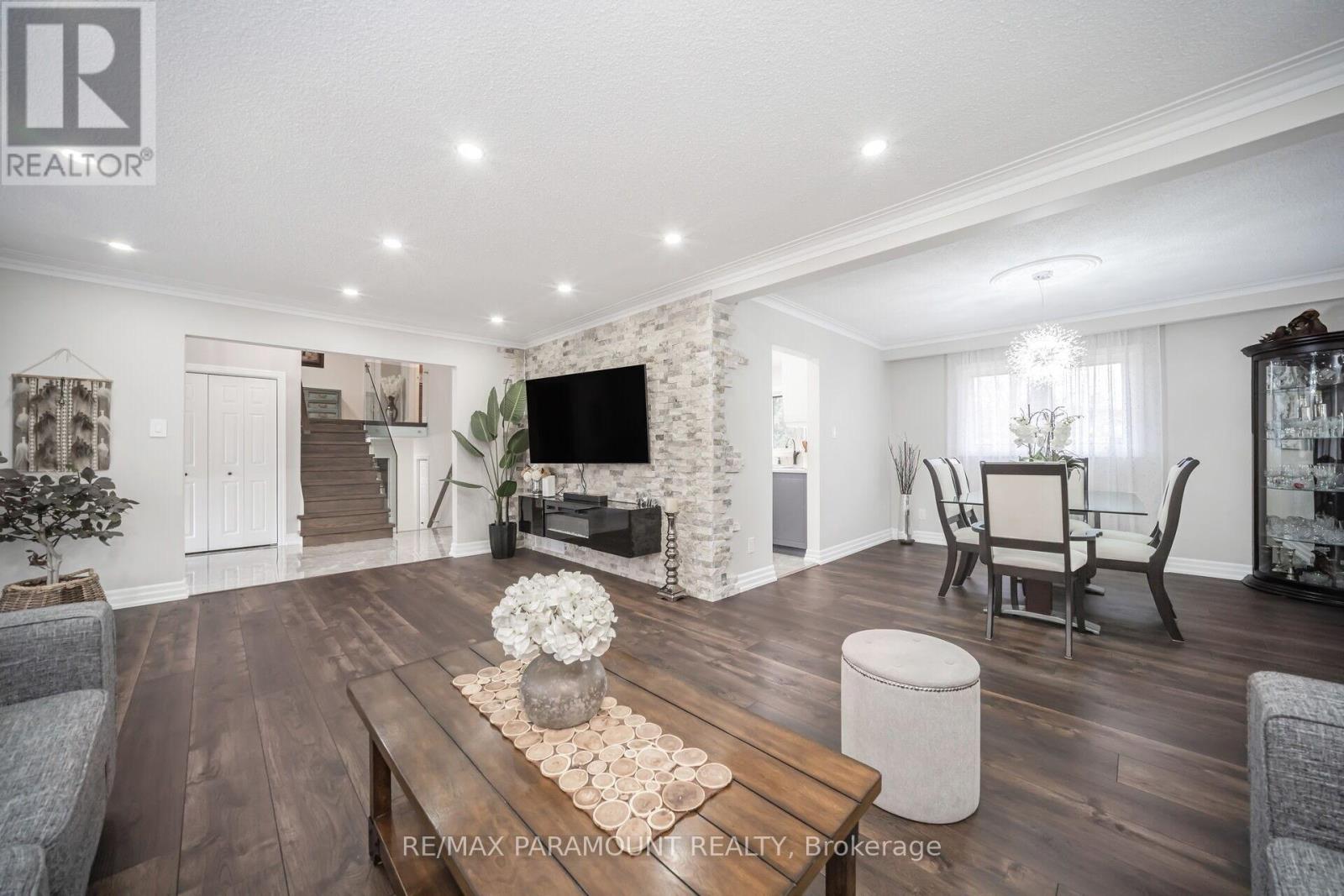 7 Walker Road E, Caledon, Ontario  L7C 1G8 - Photo 12 - W12136260
