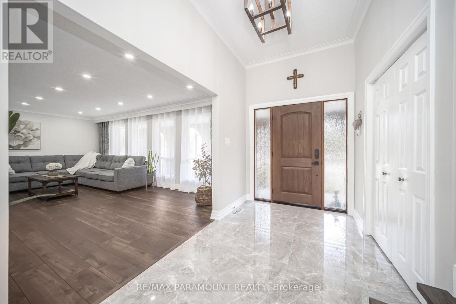 7 Walker Road E, Caledon, Ontario  L7C 1G8 - Photo 6 - W12136260