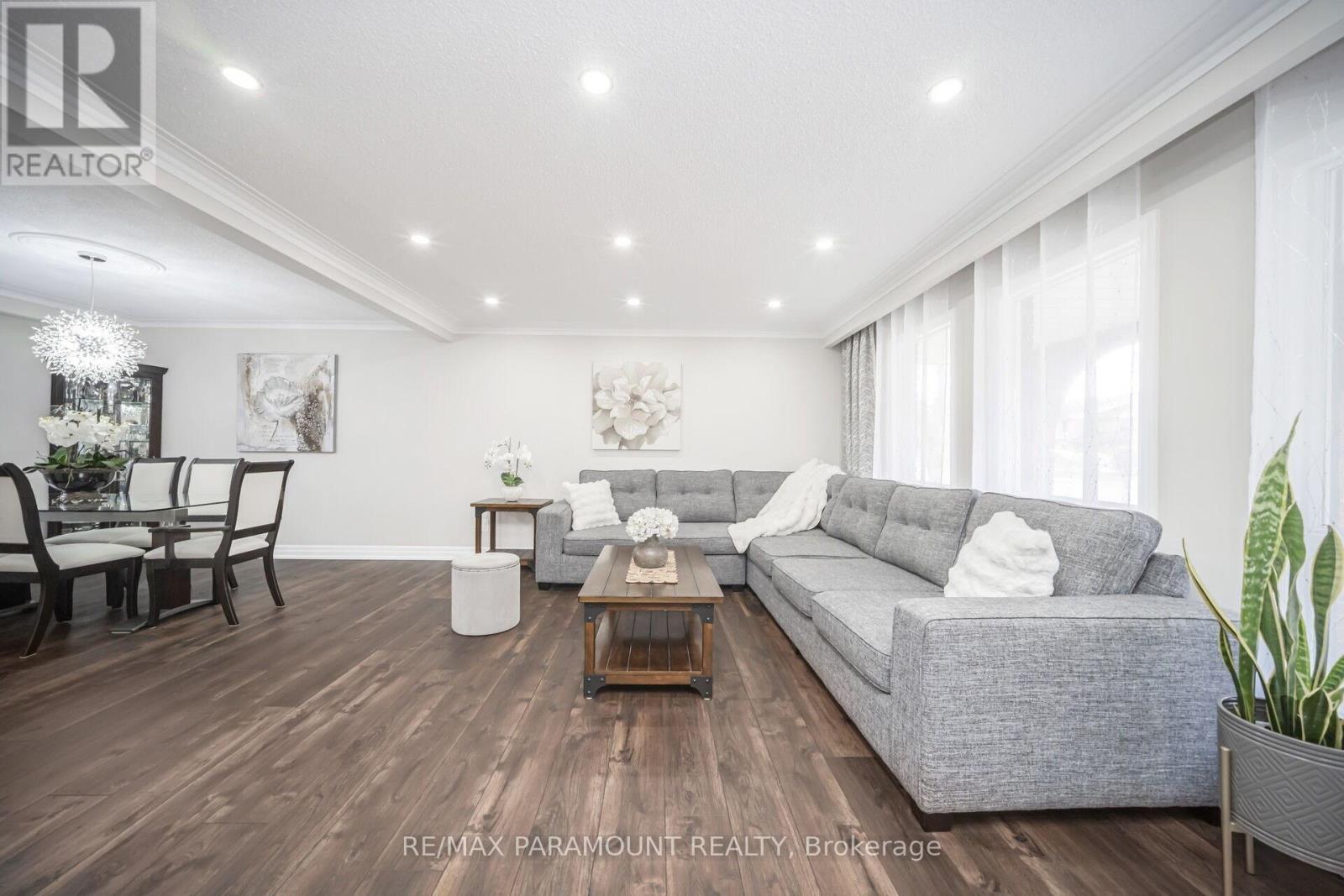 7 Walker Road E, Caledon, Ontario  L7C 1G8 - Photo 10 - W12136260