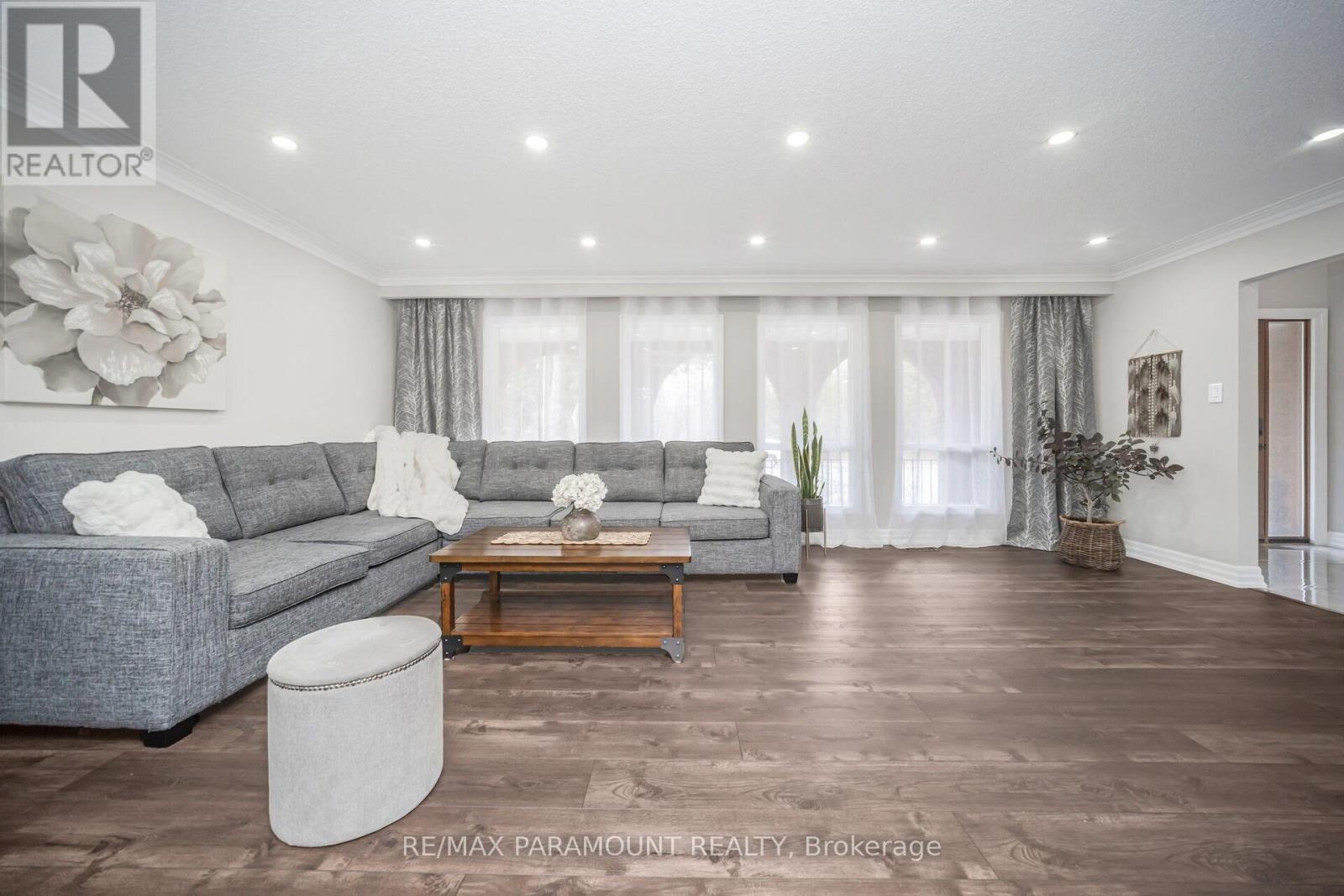 7 Walker Road E, Caledon, Ontario  L7C 1G8 - Photo 15 - W12136260
