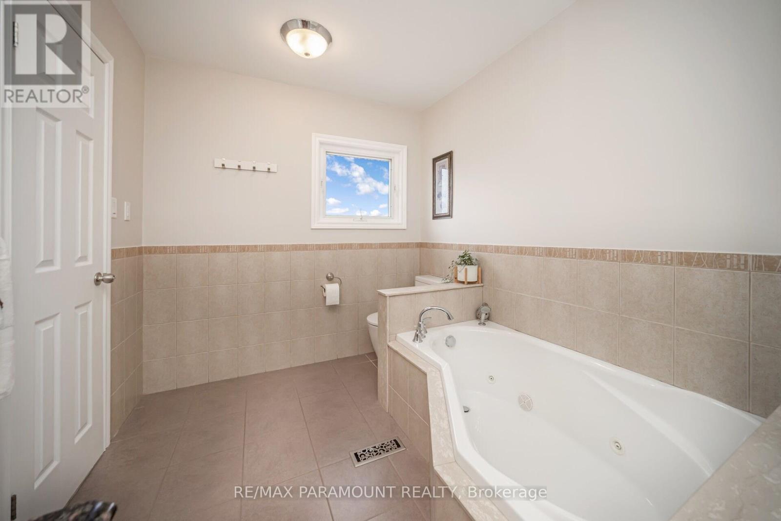 7 Walker Road E, Caledon, Ontario  L7C 1G8 - Photo 34 - W12136260