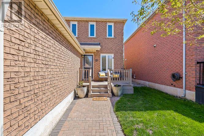 Property at 21 MCKINNON AVENUE image 4