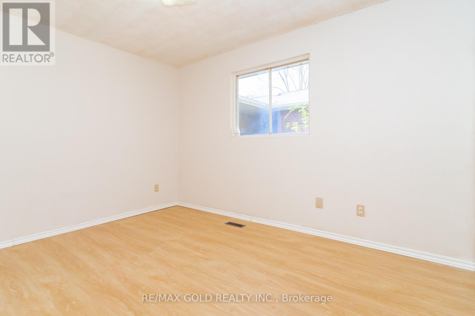 68 Montjoy Crescent, Brampton, Ontario  L6S 3E7 - Photo 15 - W12140876