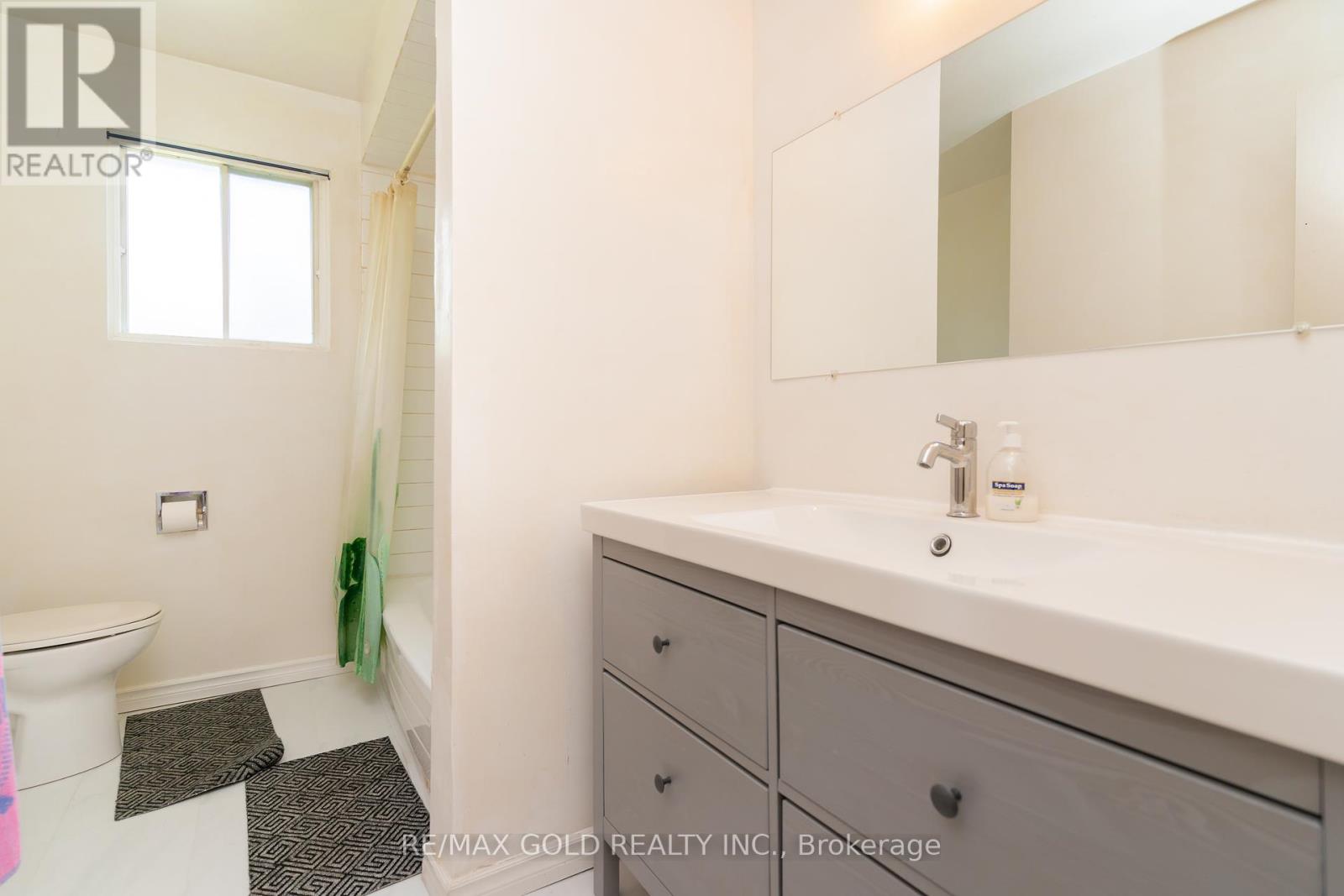 68 Montjoy Crescent, Brampton, Ontario  L6S 3E7 - Photo 17 - W12140876