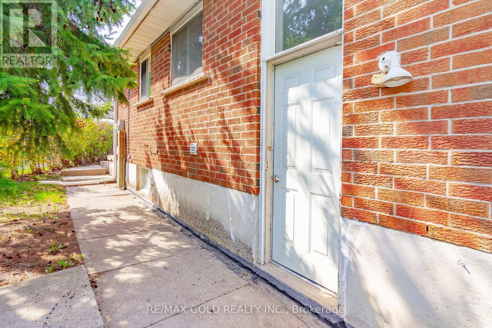 68 Montjoy Crescent, Brampton, Ontario  L6S 3E7 - Photo 23 - W12140876