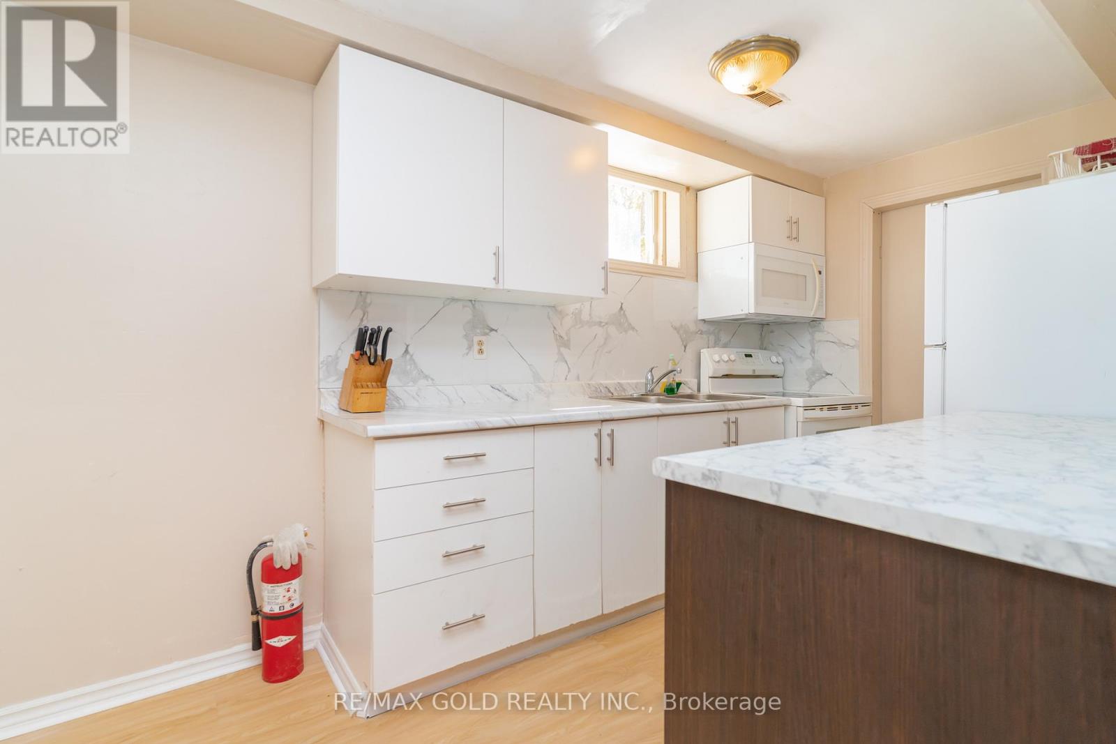 68 Montjoy Crescent, Brampton, Ontario  L6S 3E7 - Photo 27 - W12140876