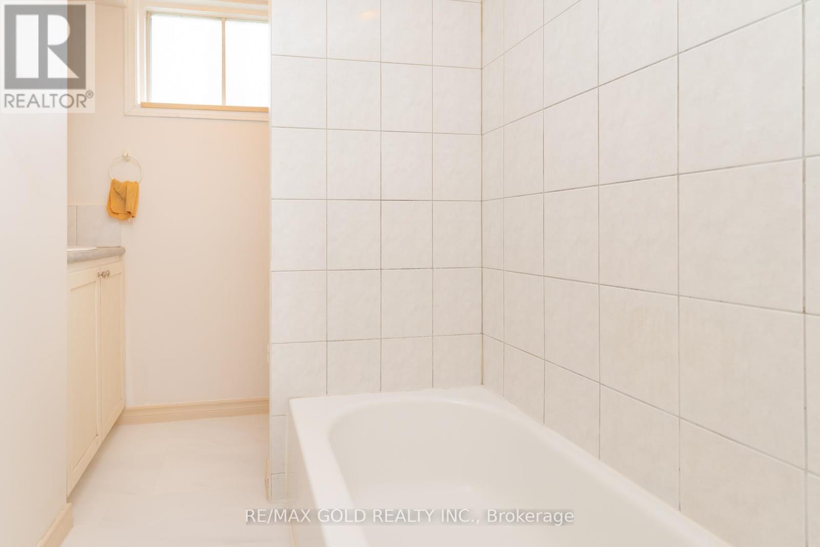 68 Montjoy Crescent, Brampton, Ontario  L6S 3E7 - Photo 33 - W12140876