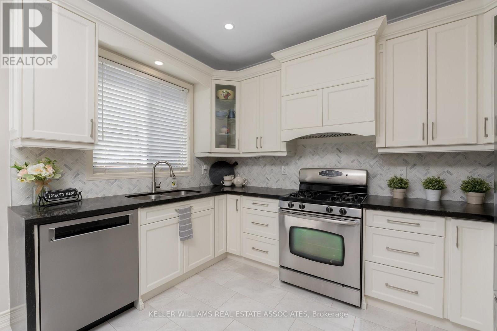 913 Bennett Boulevard, Milton, Ontario  L9T 6X5 - Photo 16 - W12140886