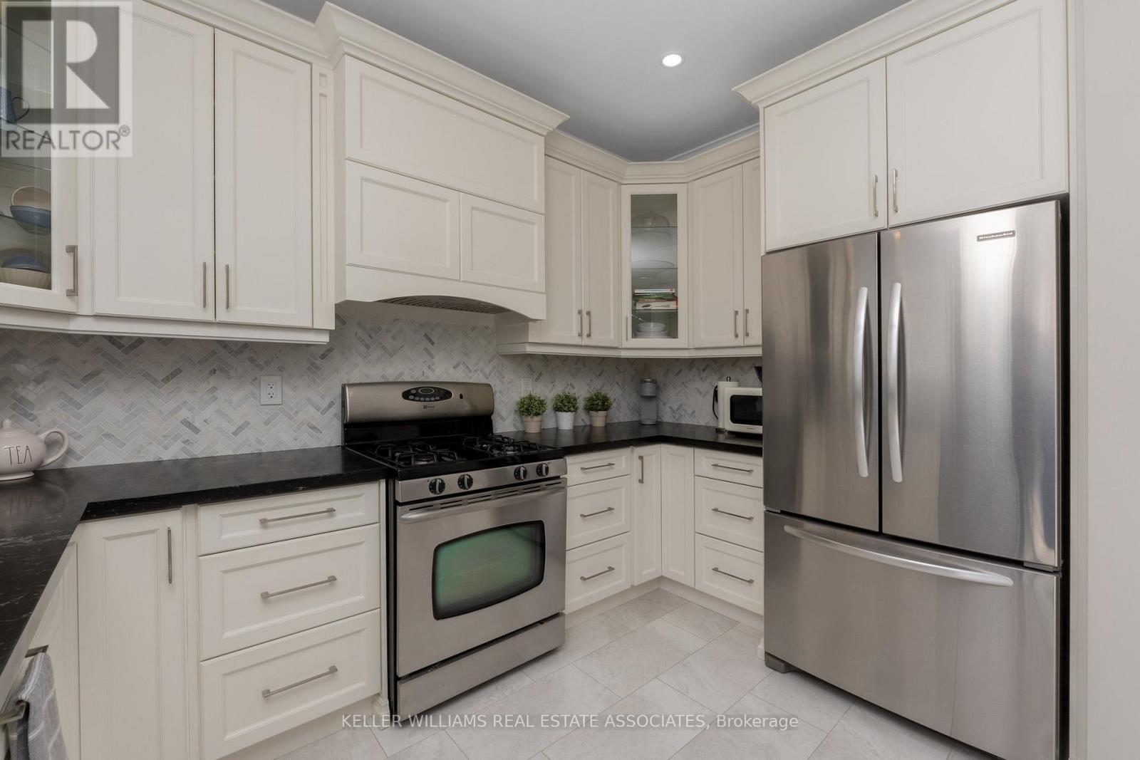 913 Bennett Boulevard, Milton, Ontario  L9T 6X5 - Photo 17 - W12140886
